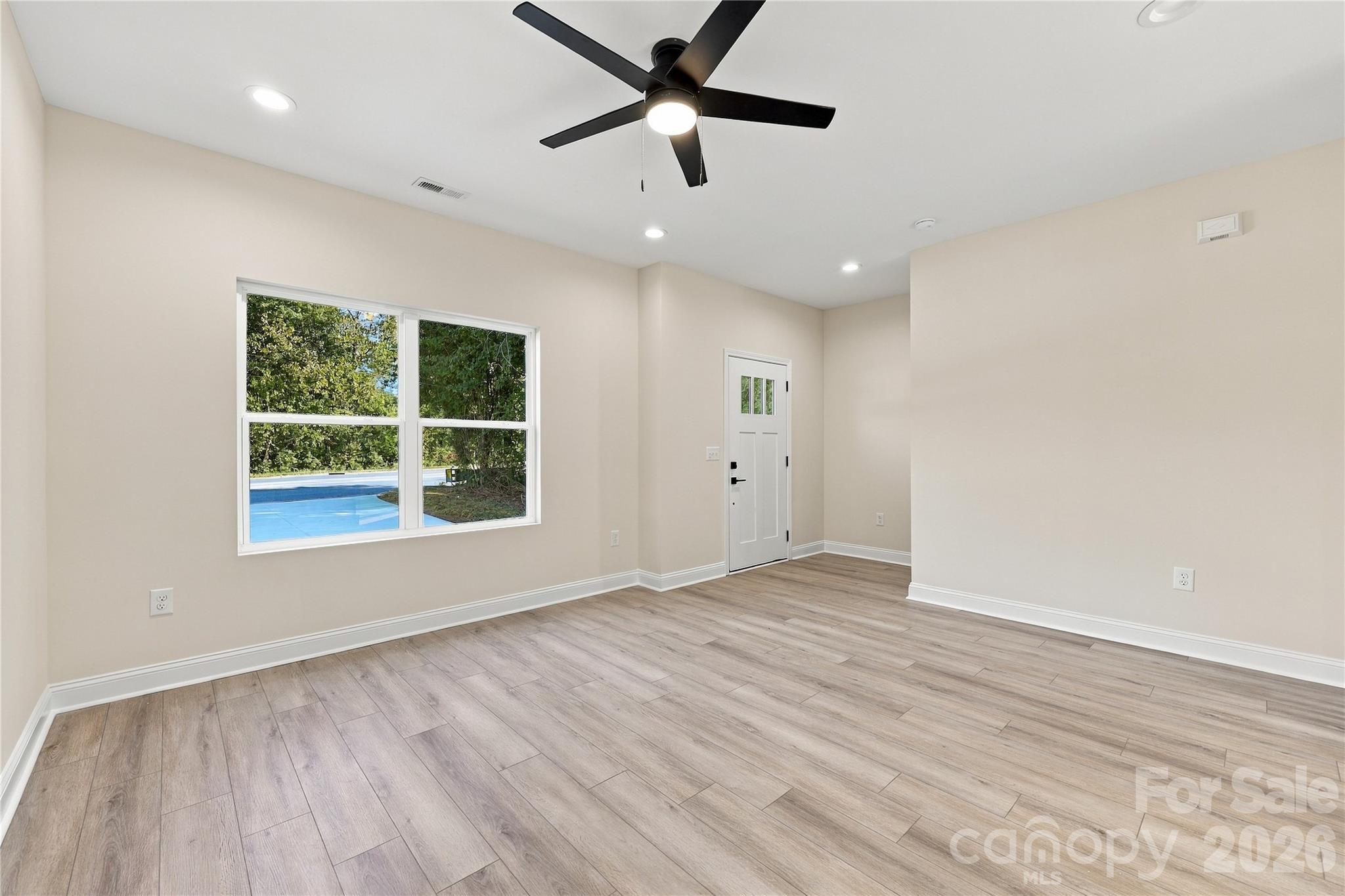 2275 S Jake Alexander Boulevard Property Photo 10