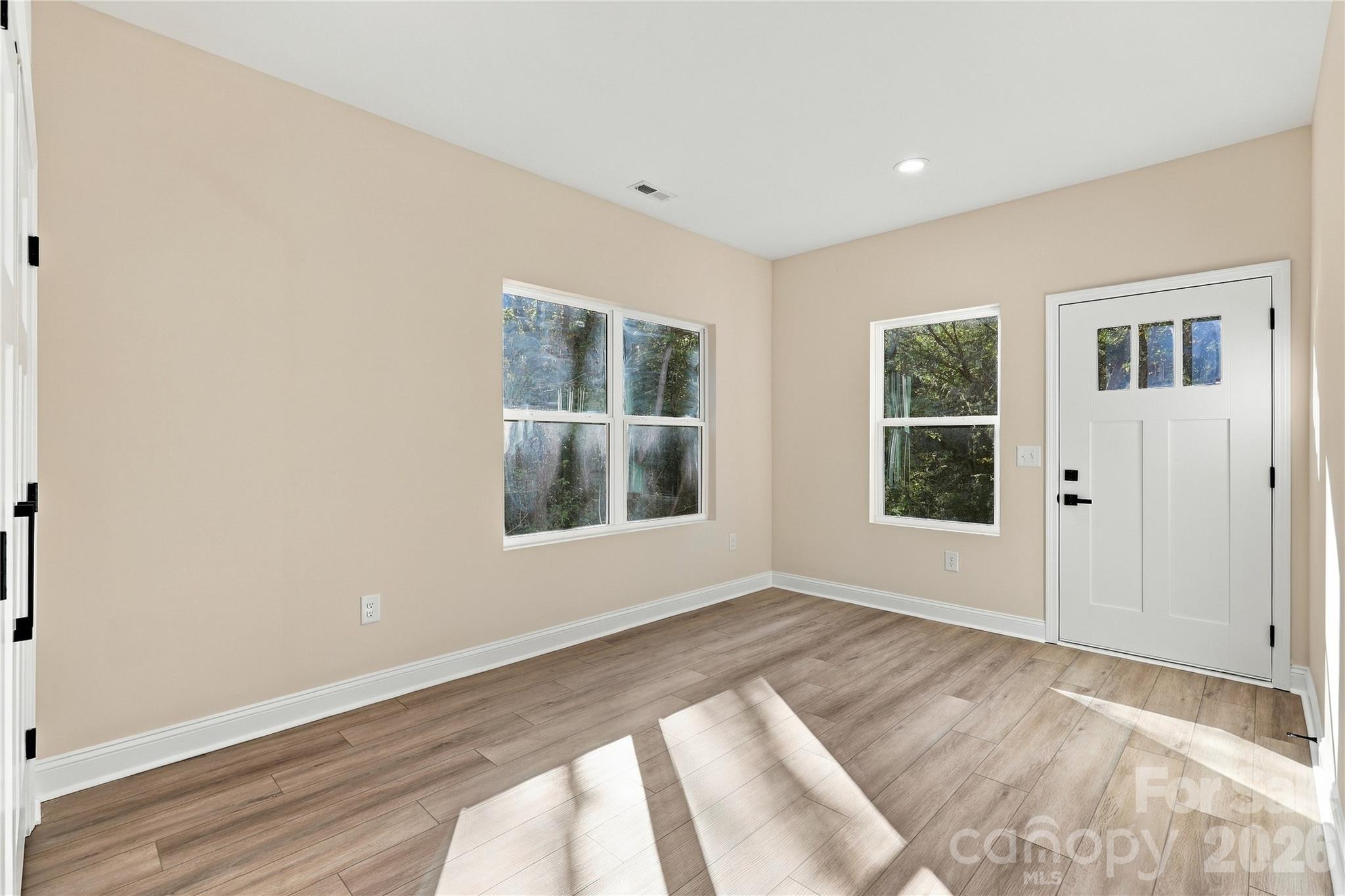 2275 S Jake Alexander Boulevard Property Photo 15