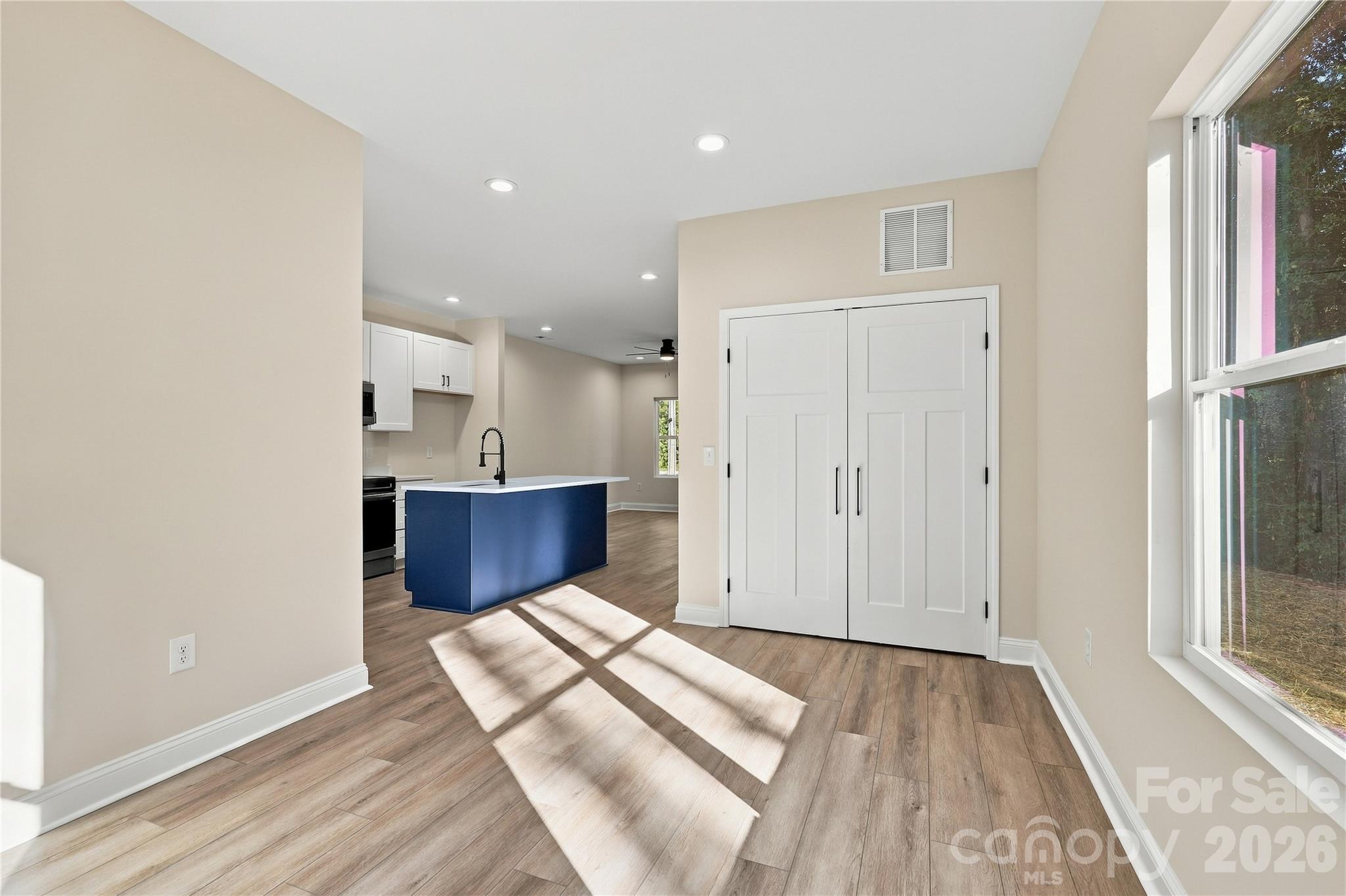 2275 S Jake Alexander Boulevard Property Photo 16