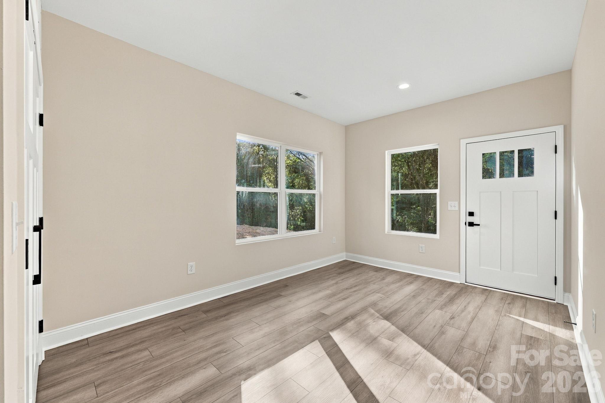 2269 S Jake Alexander Boulevard Property Photo 15
