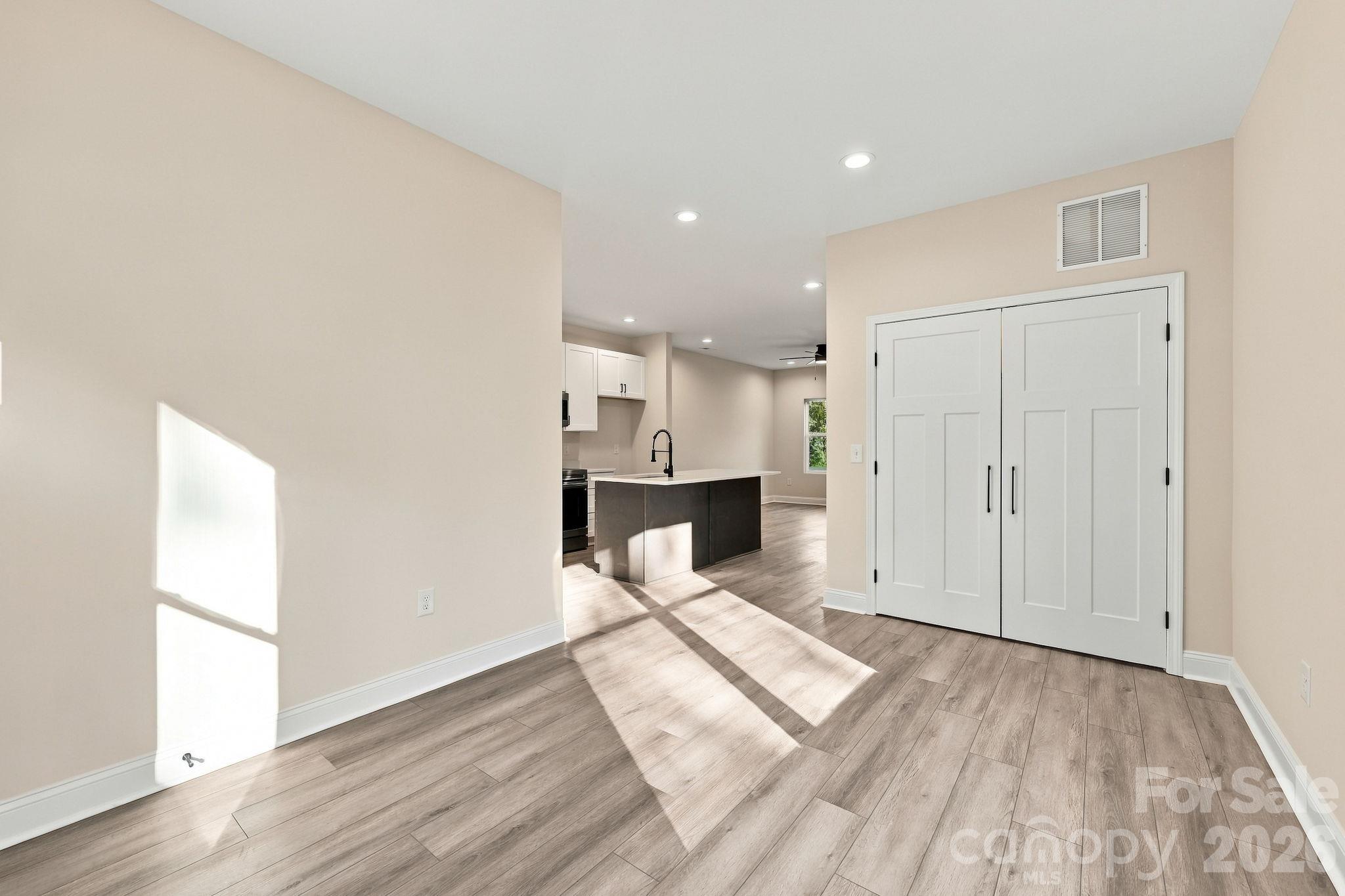 2269 S Jake Alexander Boulevard Property Photo 16