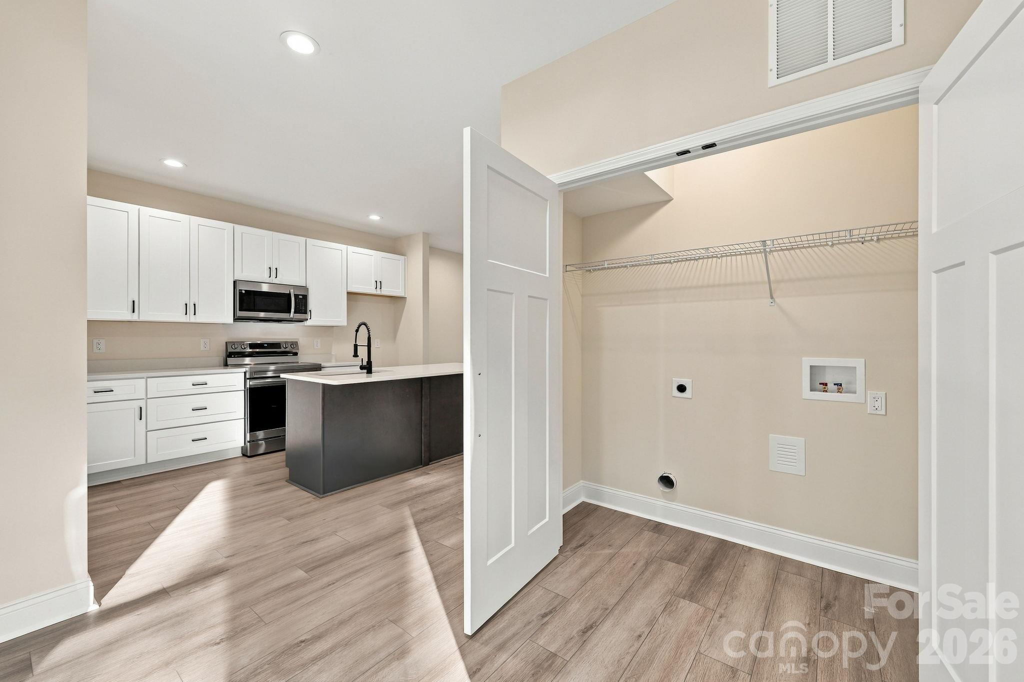 2269 S Jake Alexander Boulevard Property Photo 17