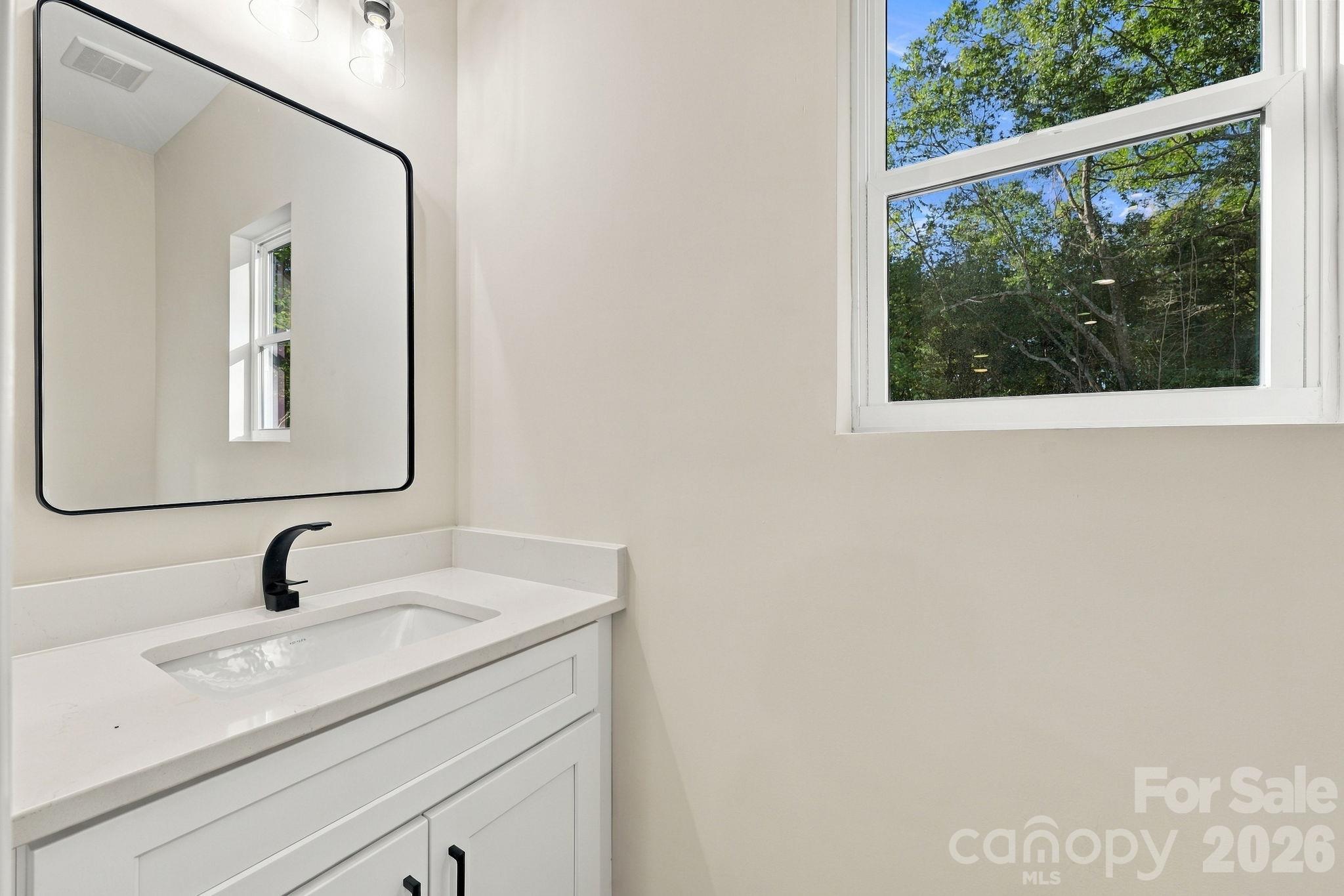 2269 S Jake Alexander Boulevard Property Photo 18