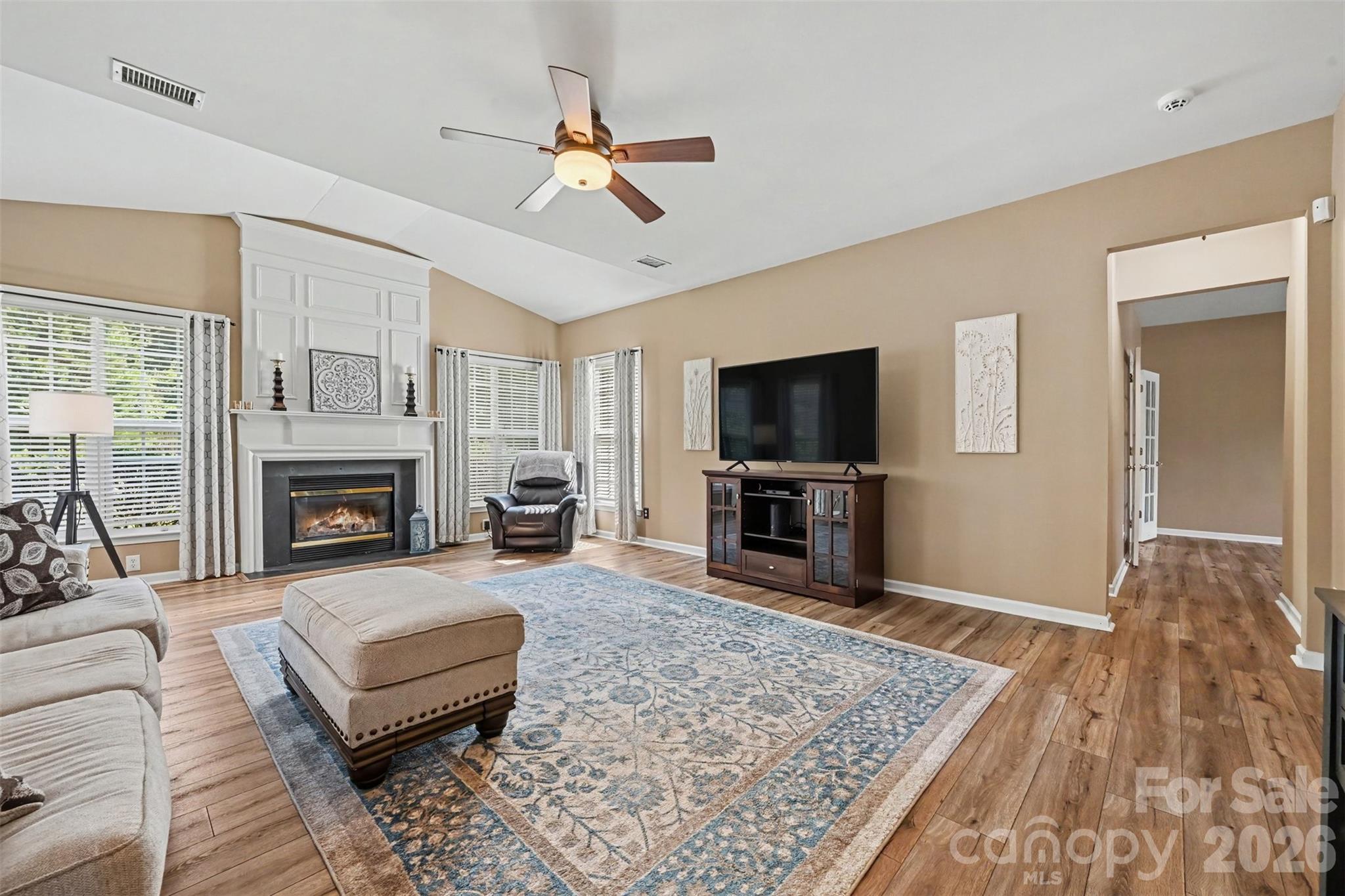 9538 Linden Tree Lane Property Photo 13