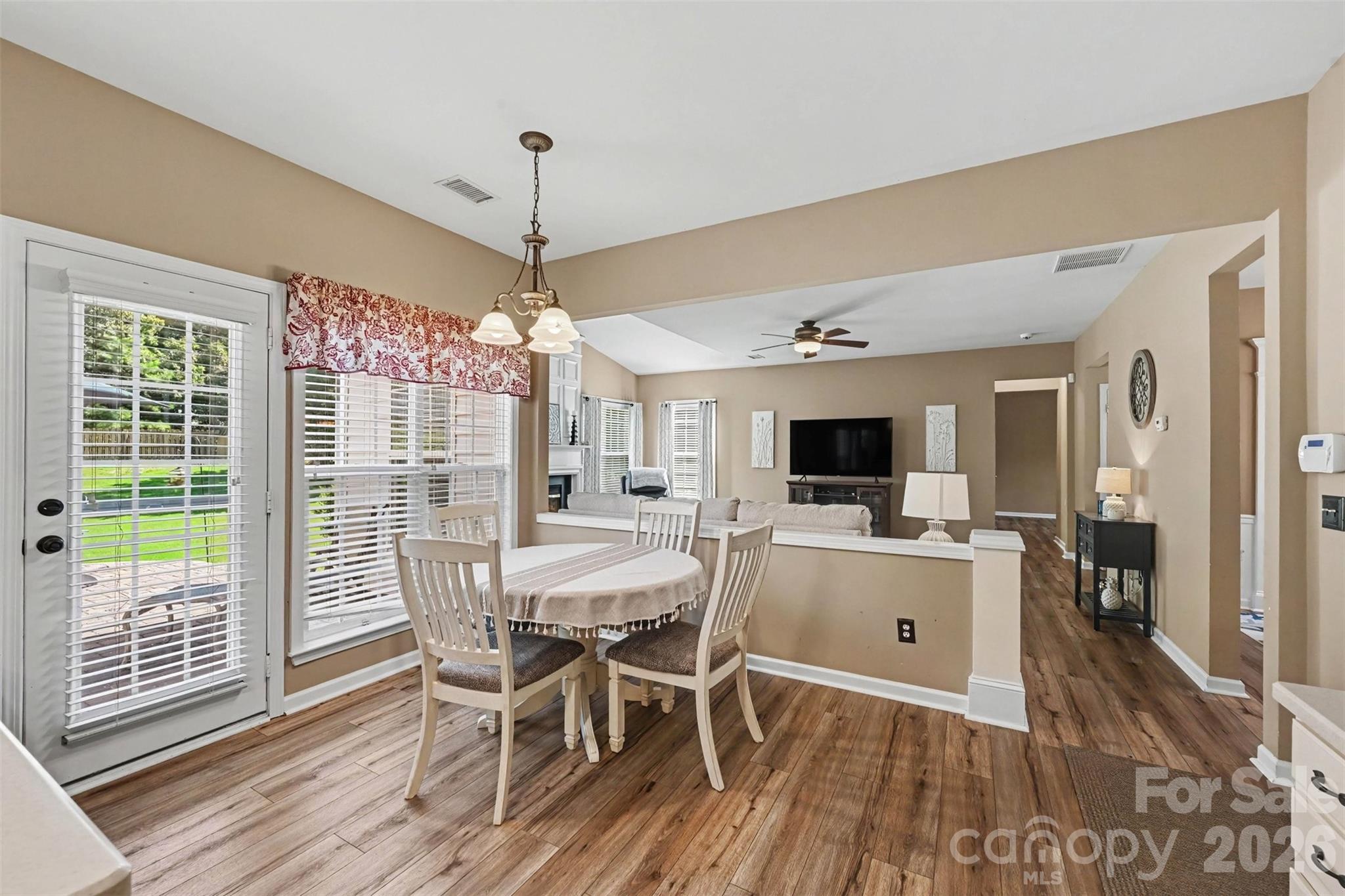 9538 Linden Tree Lane Property Photo 16