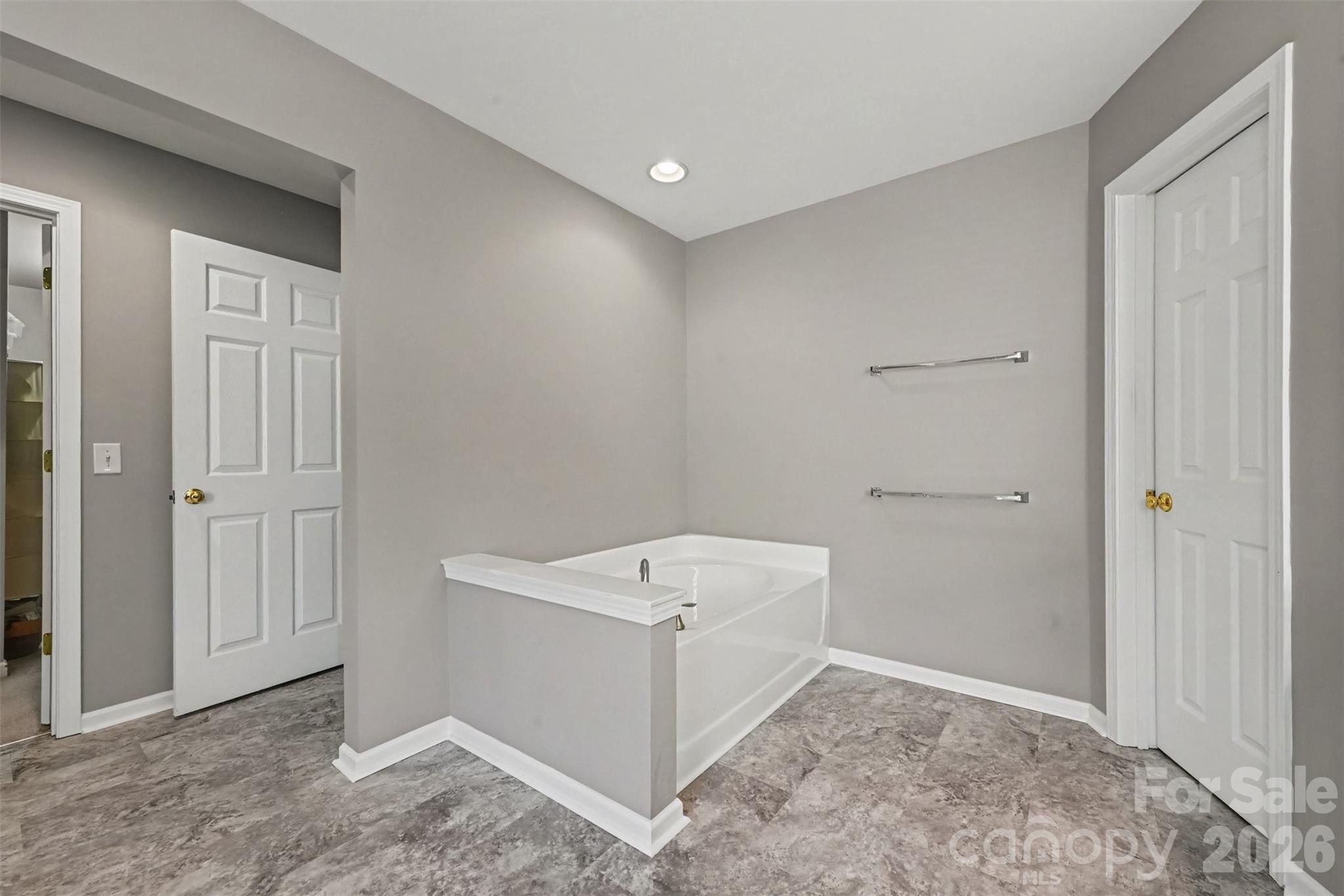 9538 Linden Tree Lane Property Photo 23