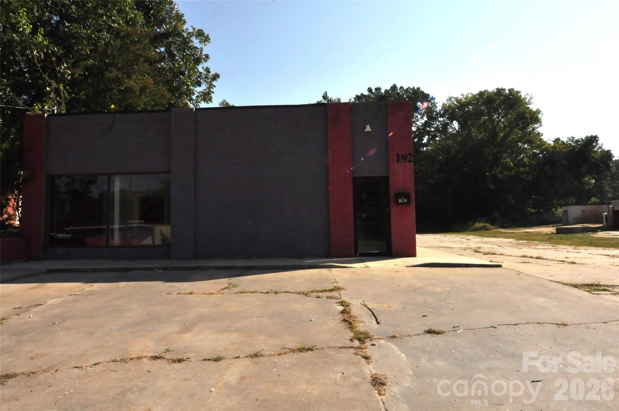 192 Columbia Street Property Photo 1