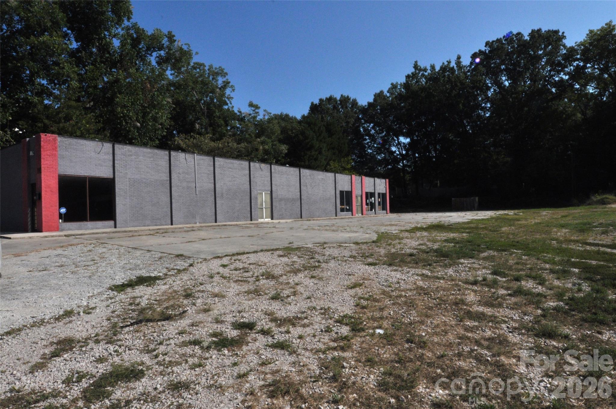 192 Columbia Street Property Photo 3
