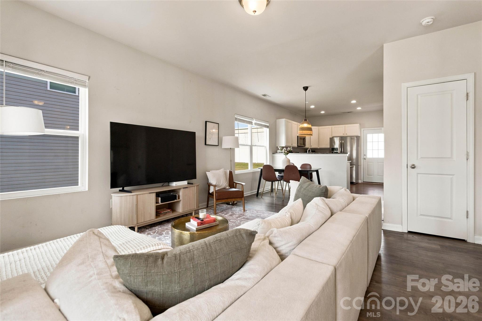 166 Canina Lane Property Photo 8