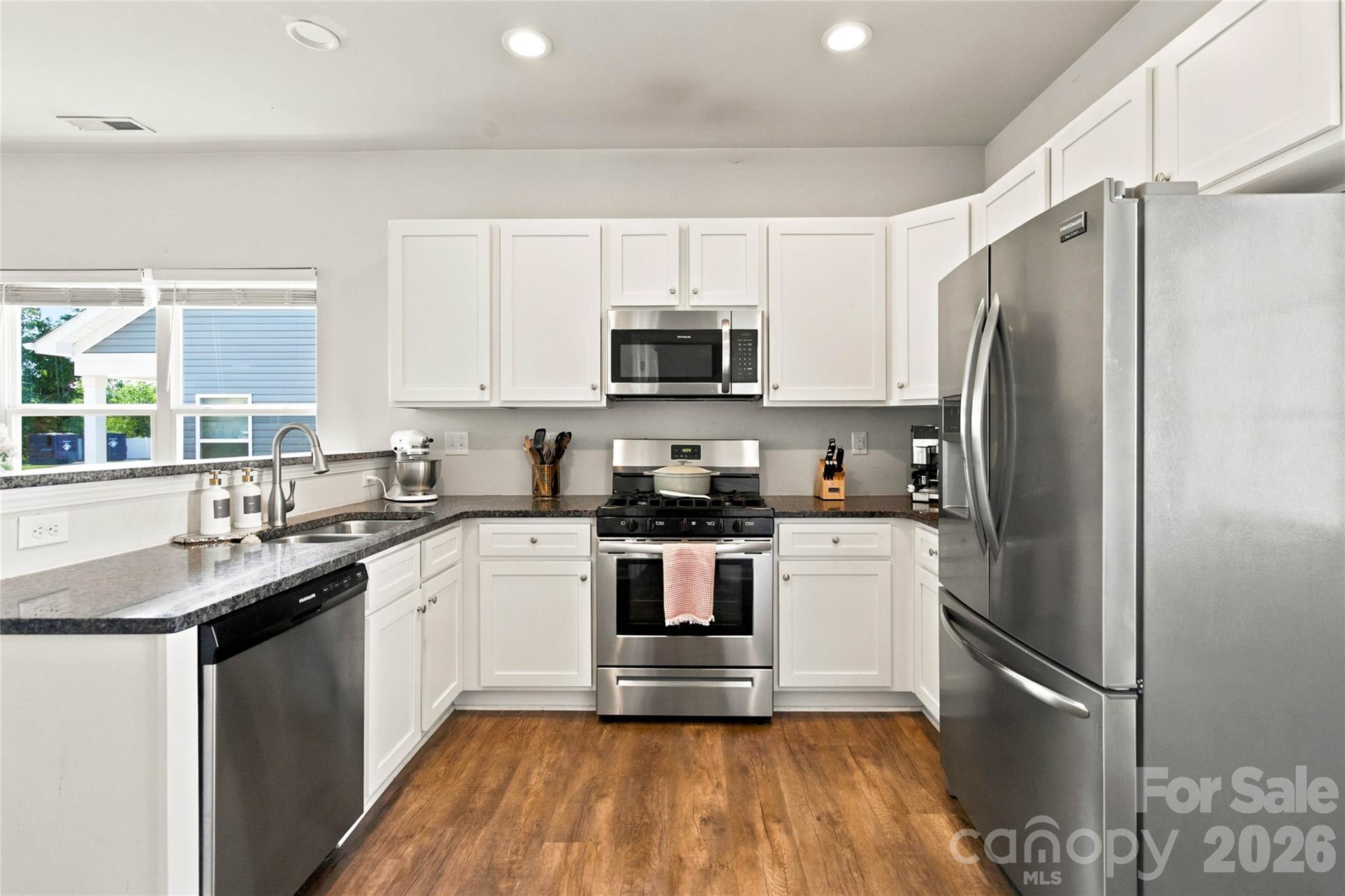 166 Canina Lane Property Photo 12