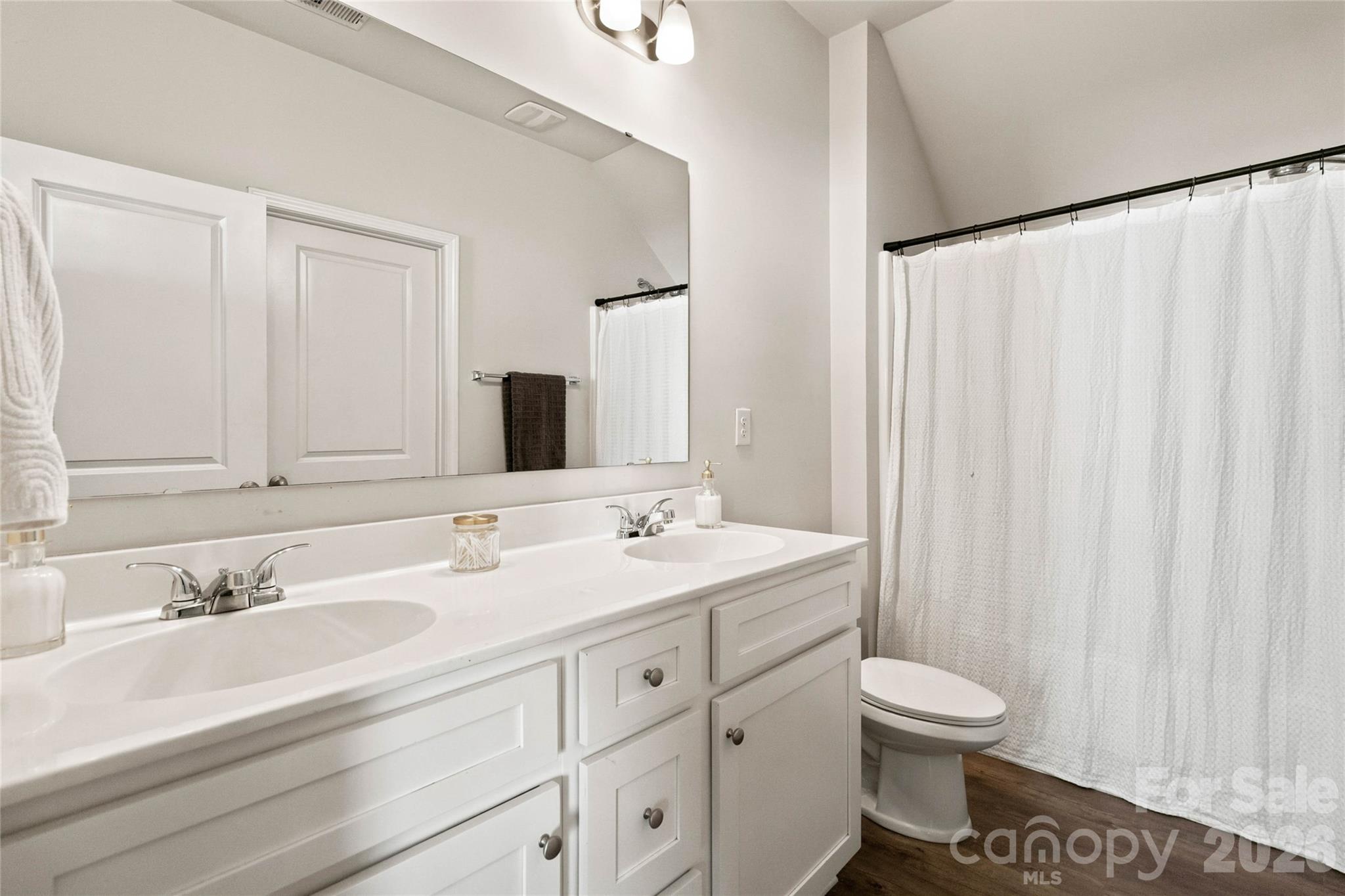 166 Canina Lane Property Photo 21