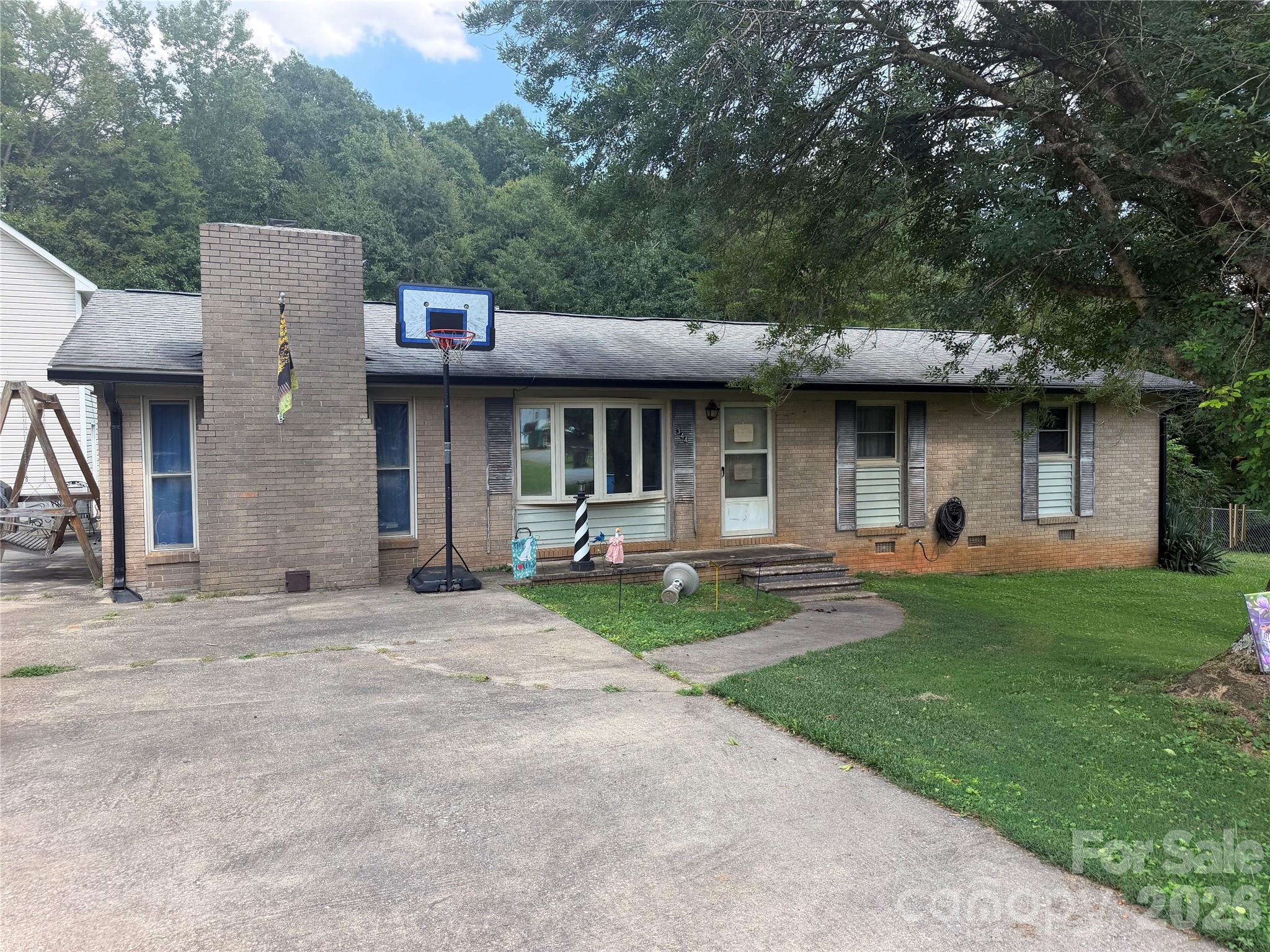 344 Pearson Street Property Photo 2
