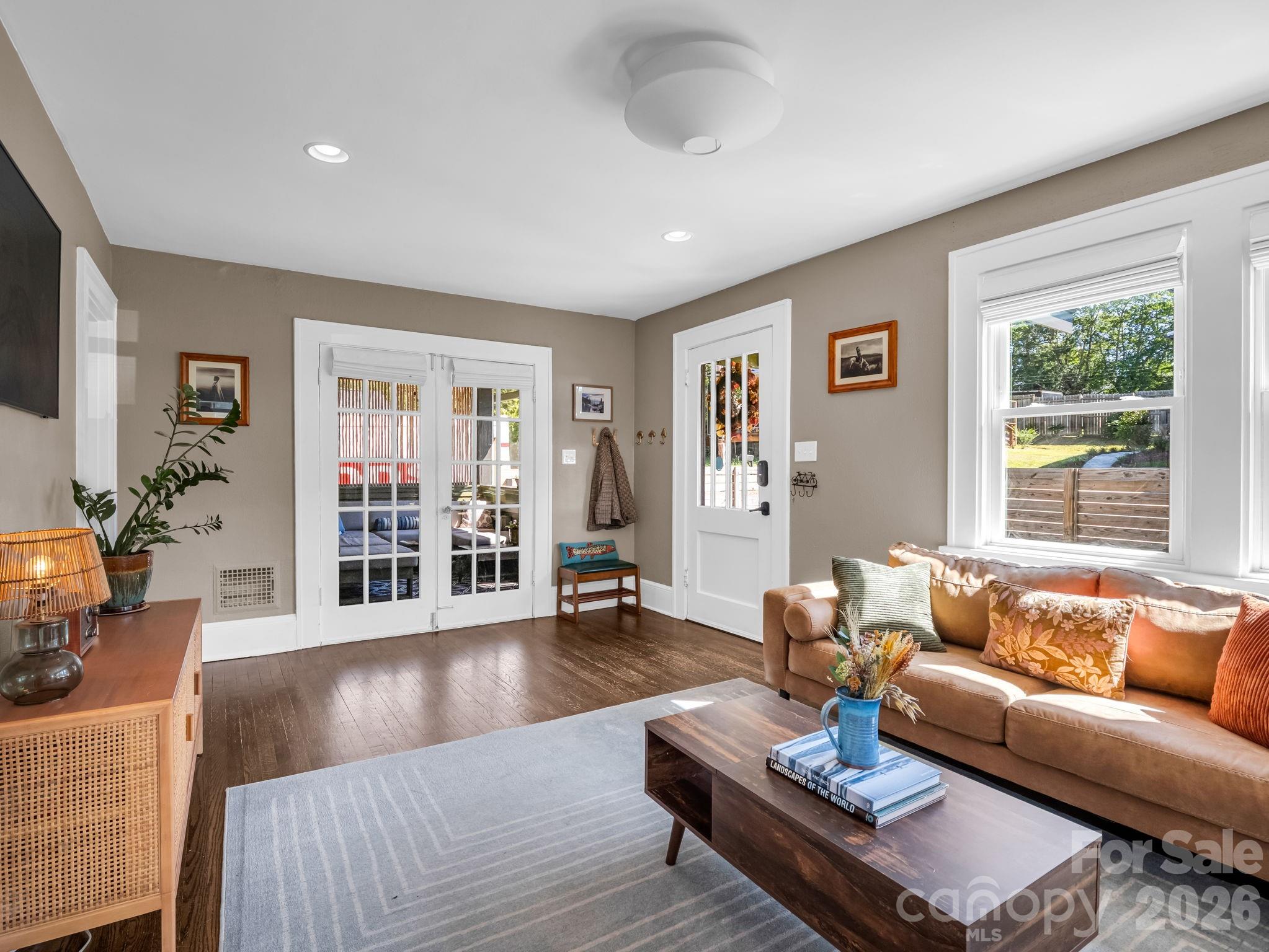 10 Dale Street Property Photo 10