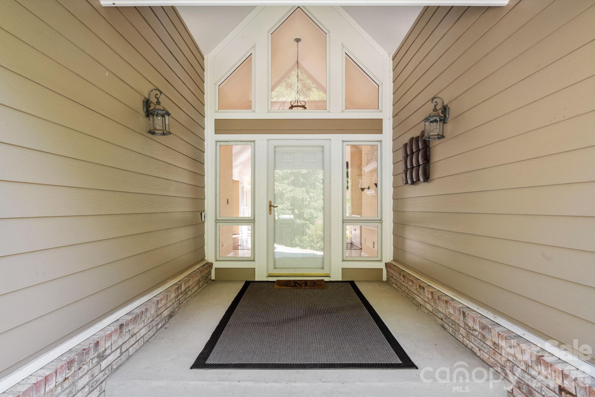 324 Dawnbrook Drive Property Photo 4