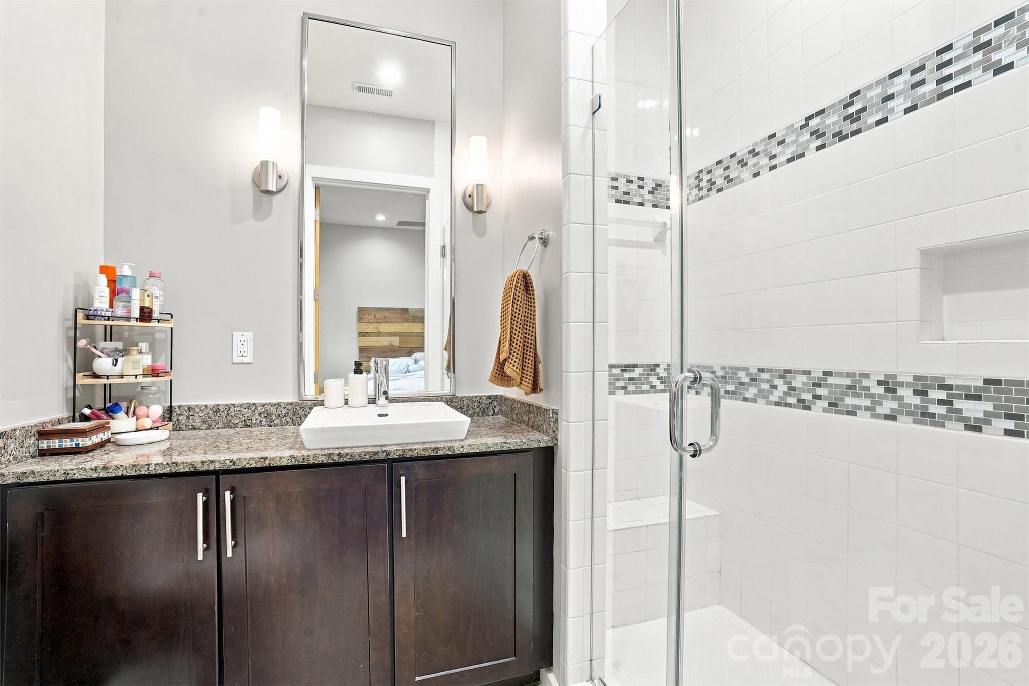 2116 Mcclintock Road Property Photo 22