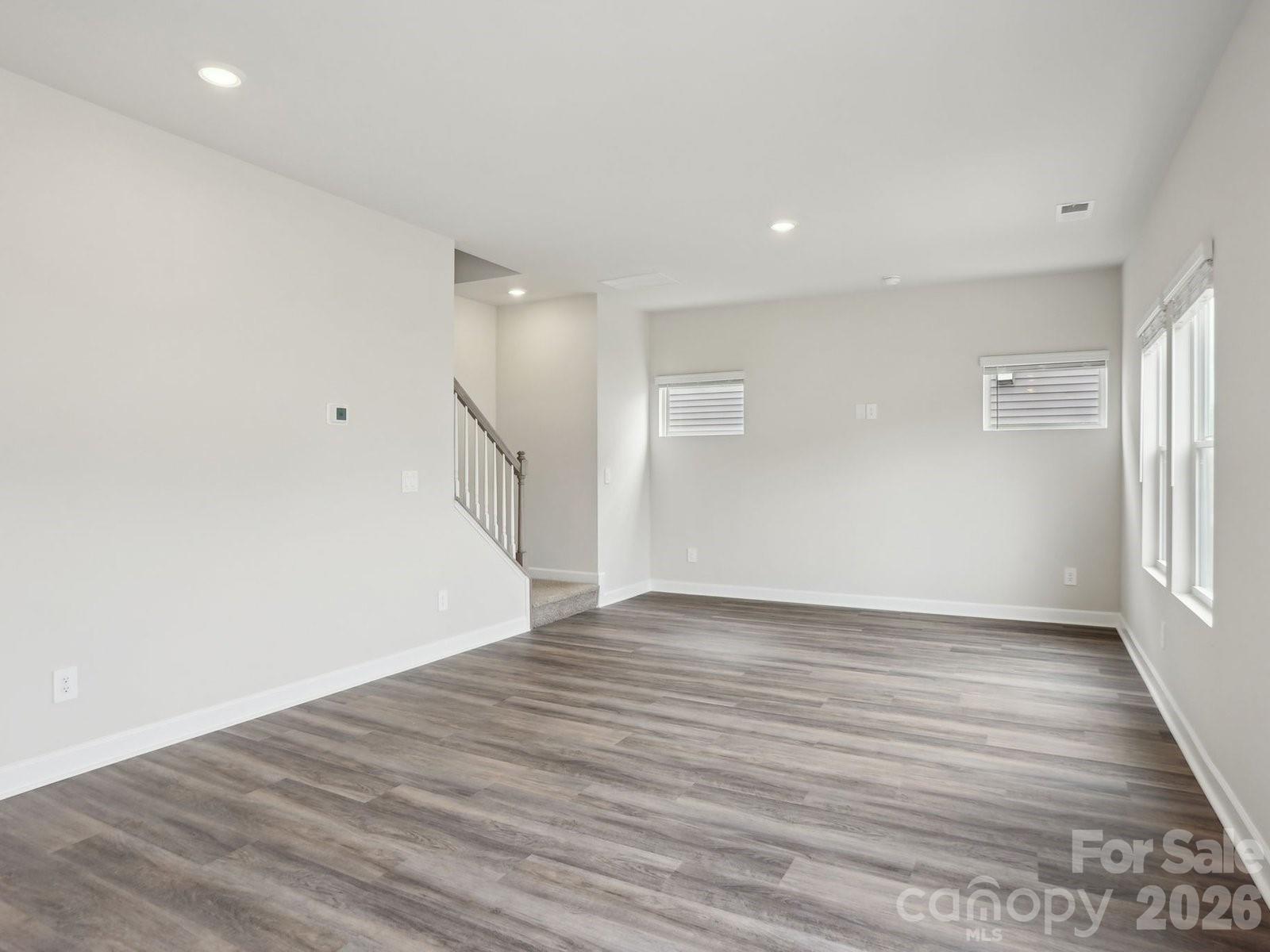335 Pantego Place Property Photo 9