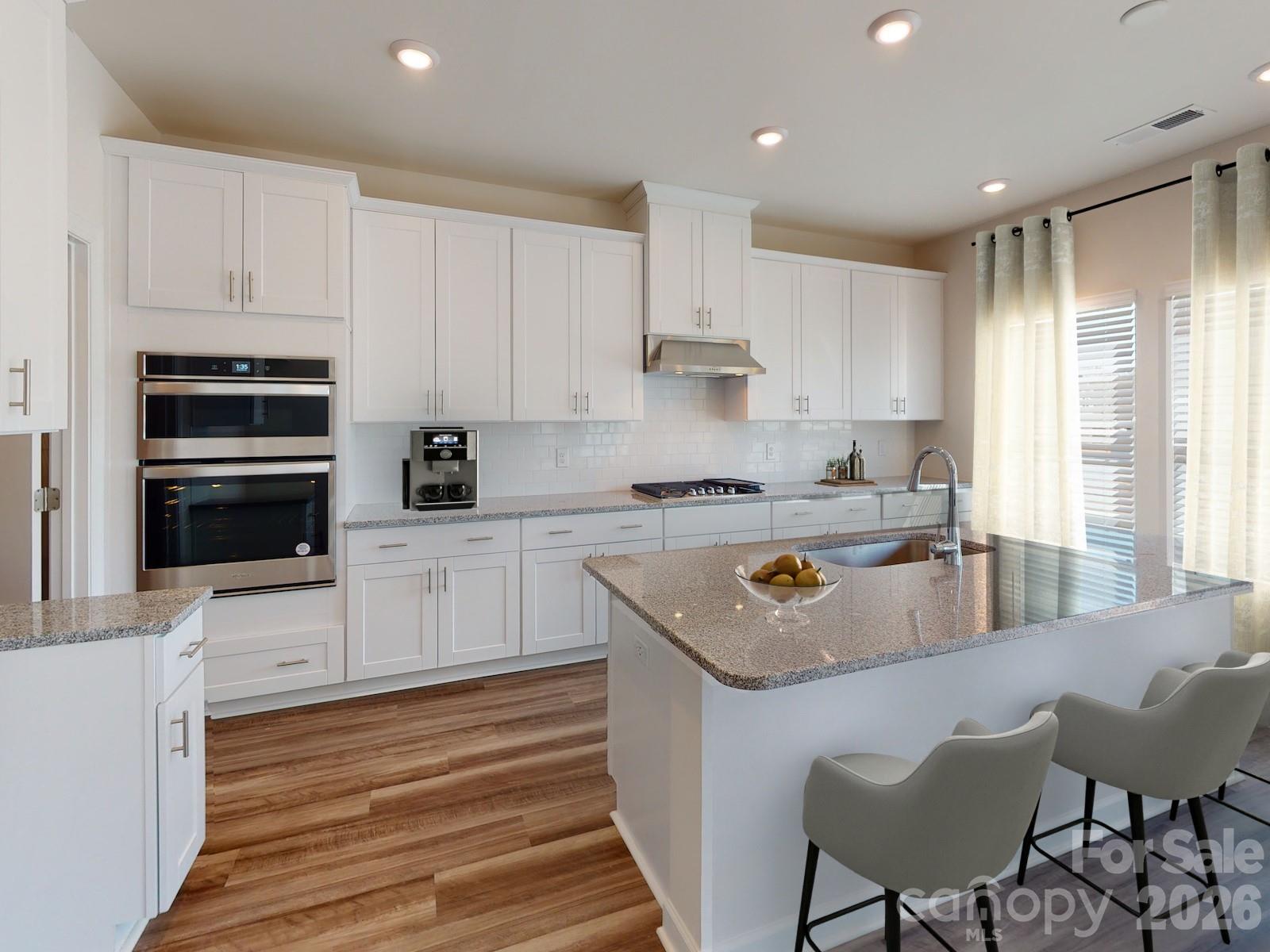 2304 Snapdragon Court Property Photo 4