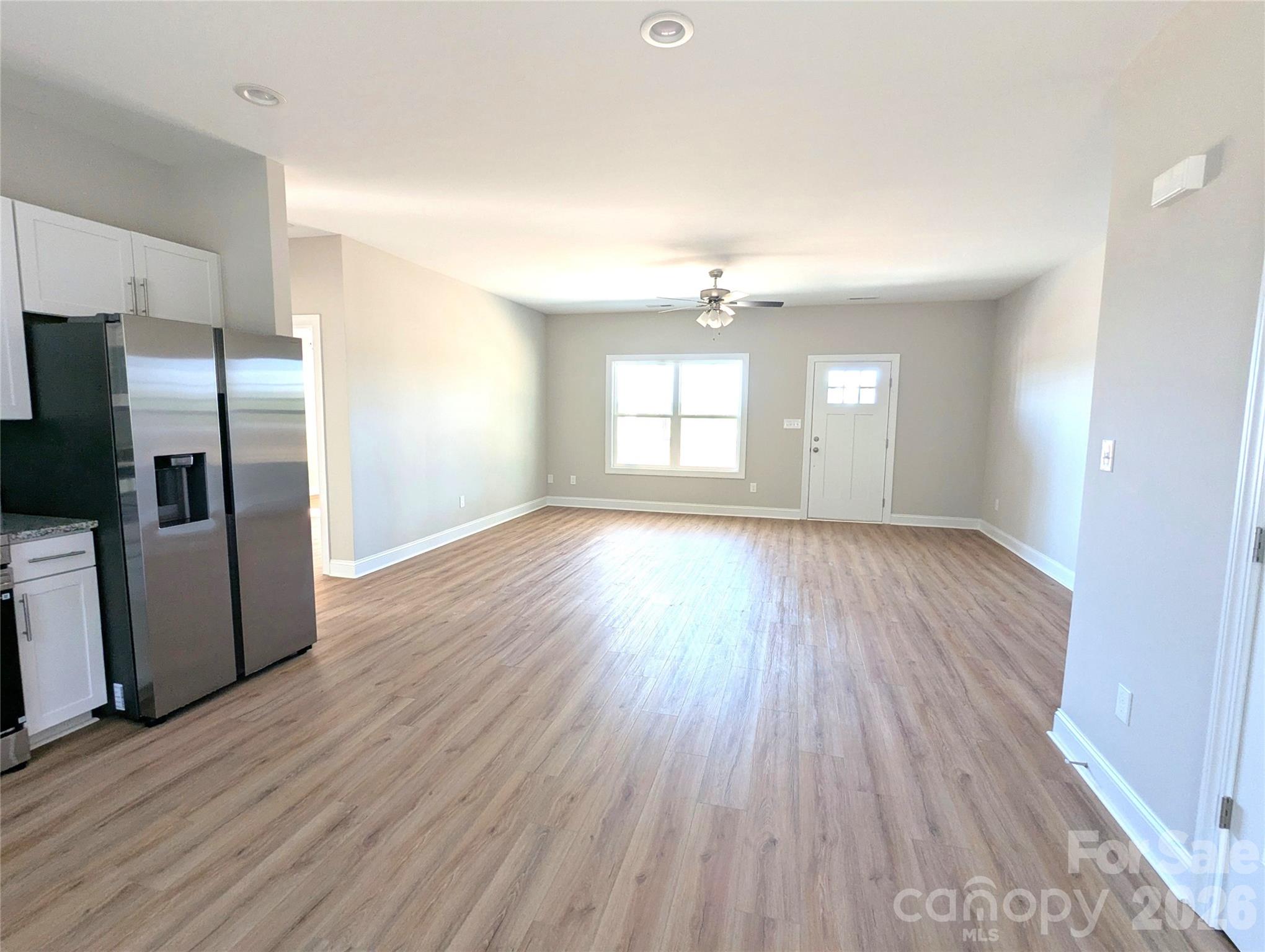 1609 N Sutherland Avenue Property Photo 4