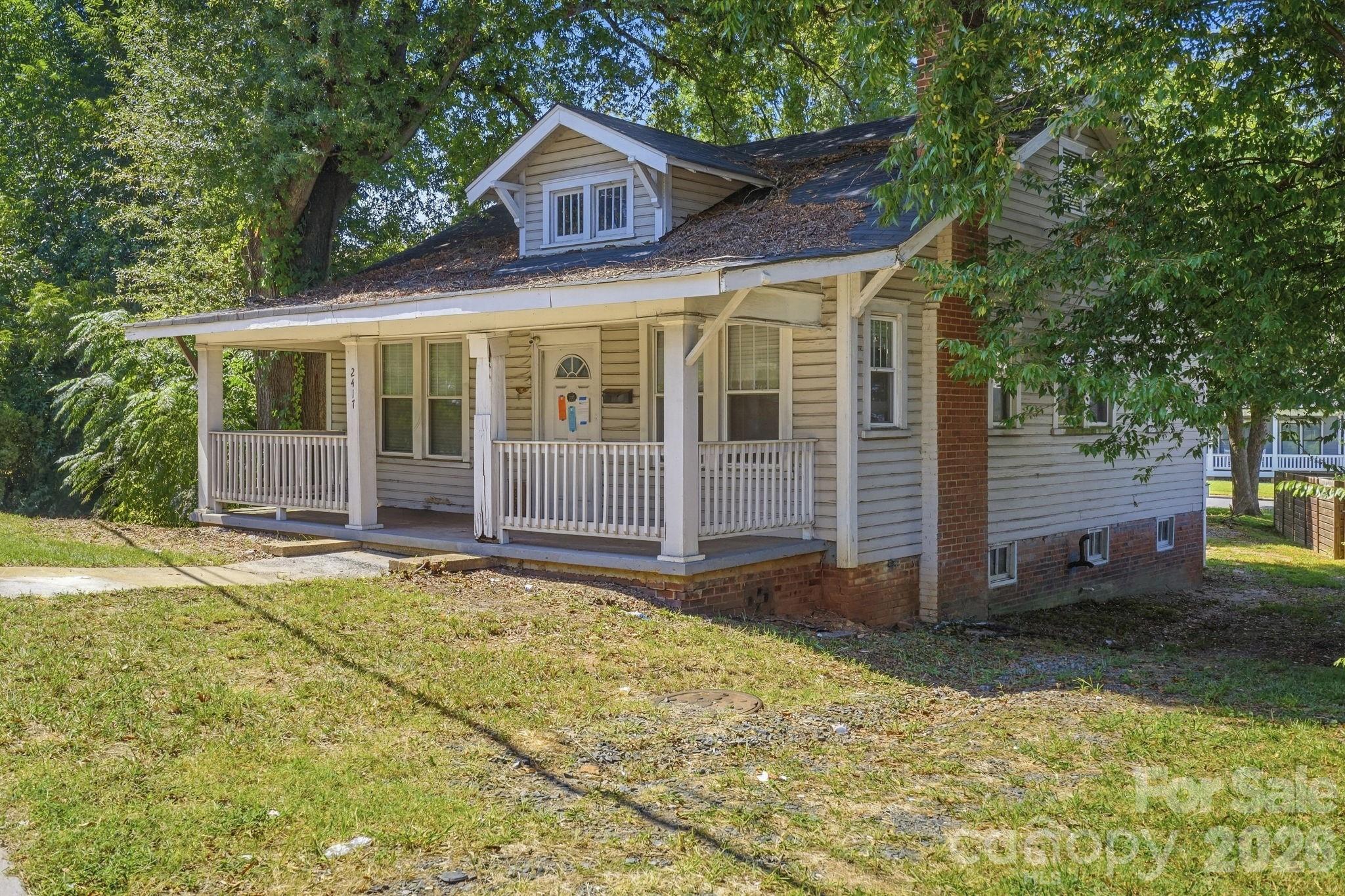2417 The Plaza Property Photo 1