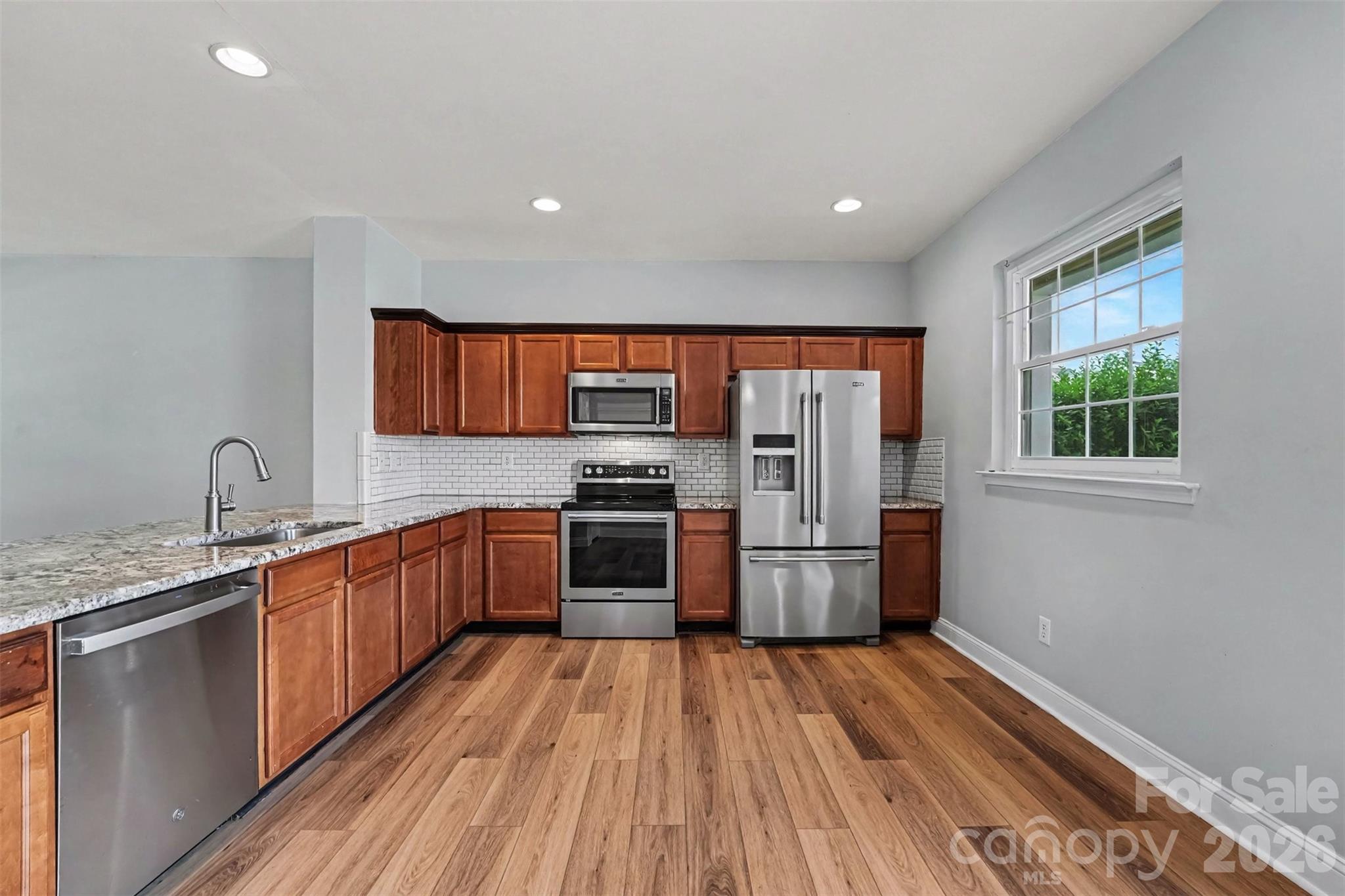 233 E Waterlynn Road B Property Photo 5