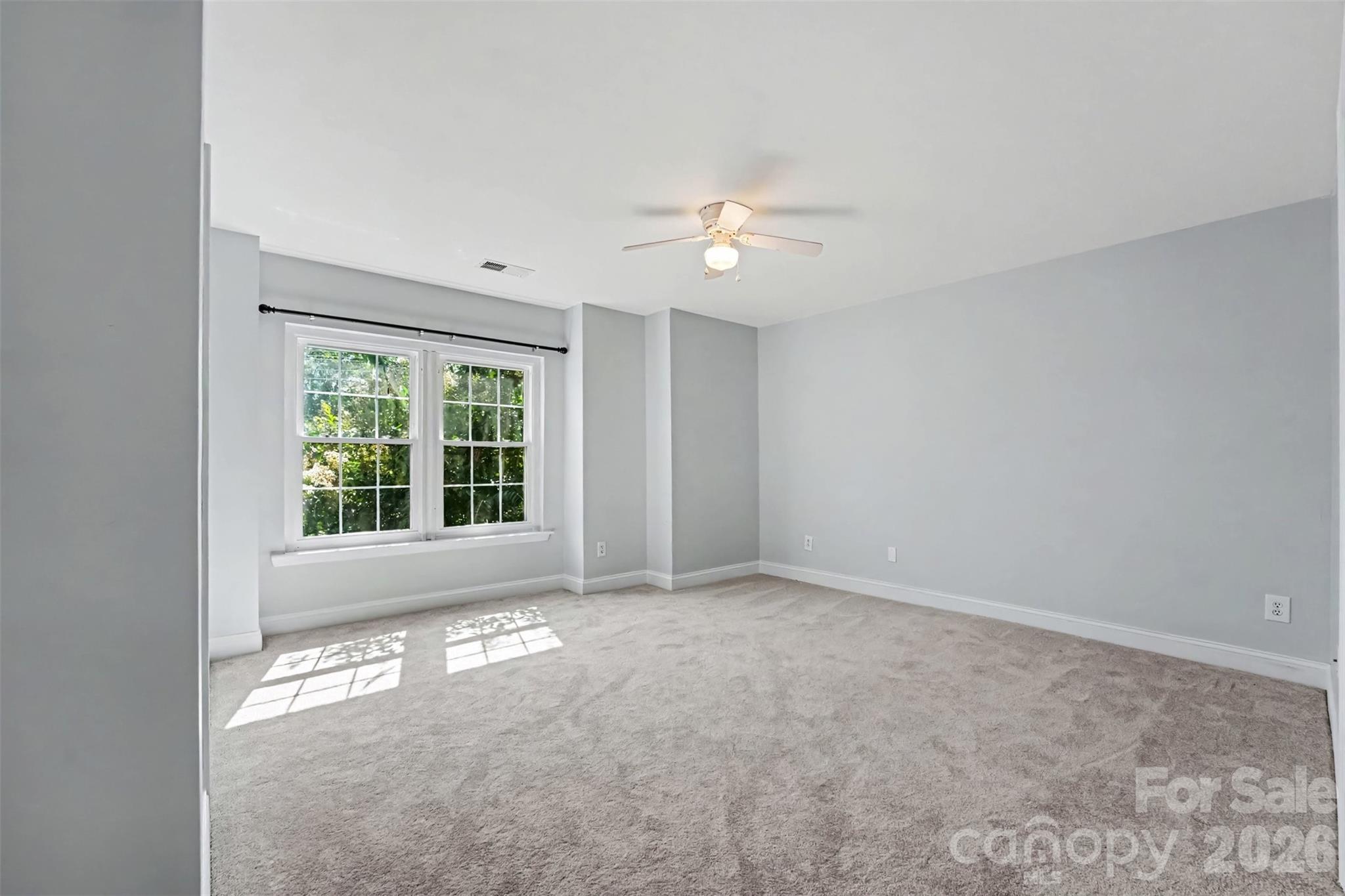 233 E Waterlynn Road B Property Photo 8