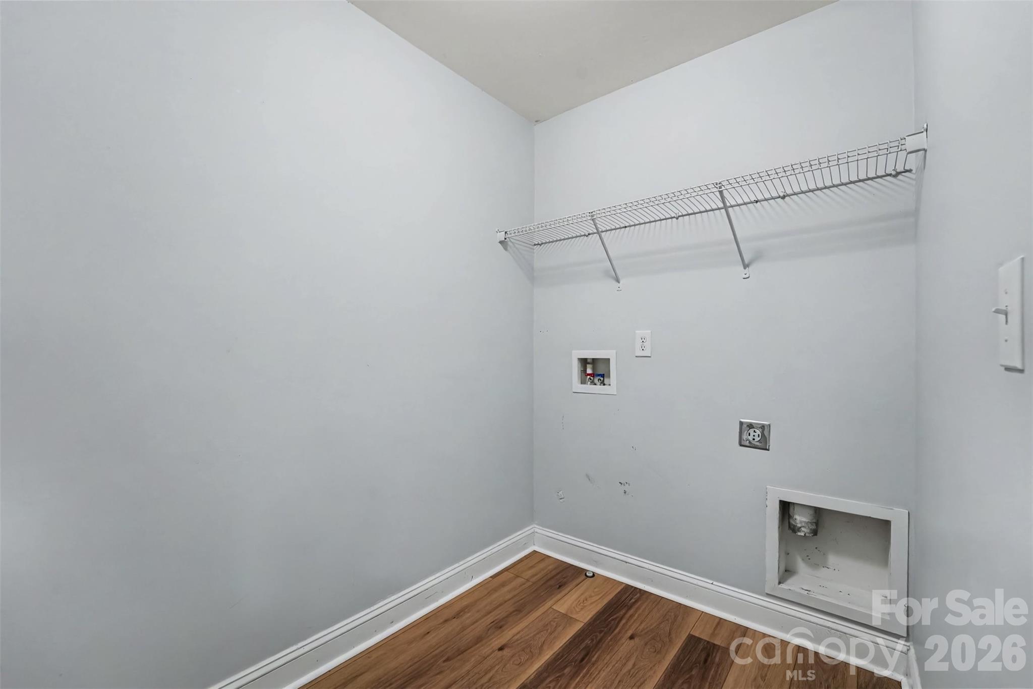 233 E Waterlynn Road B Property Photo 10