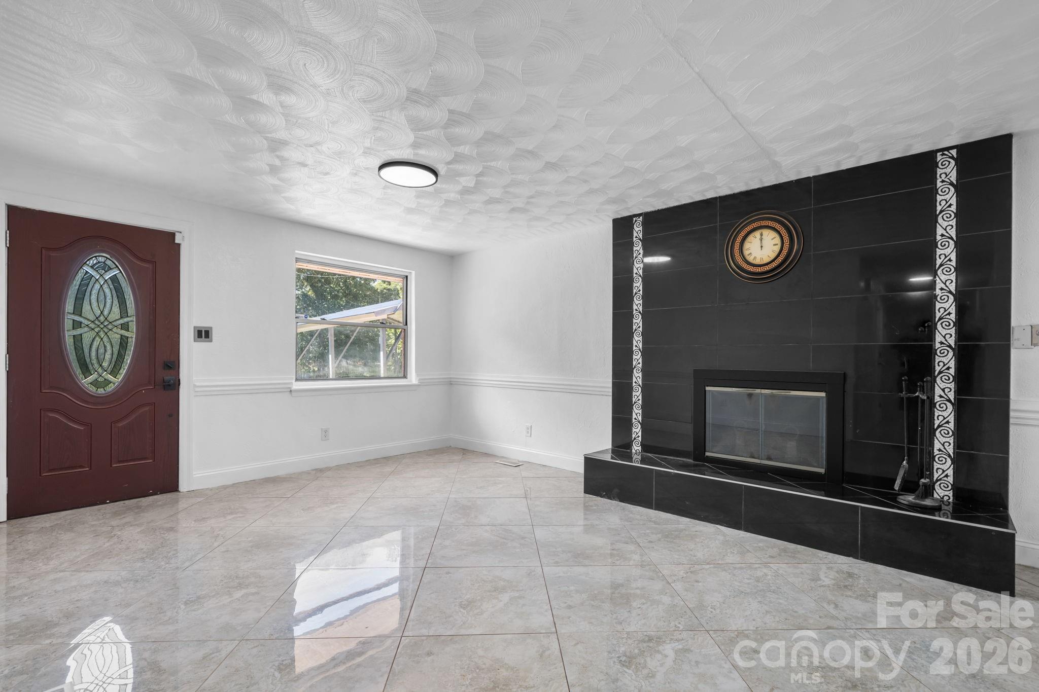 2823 39th Avenue Property Photo 6