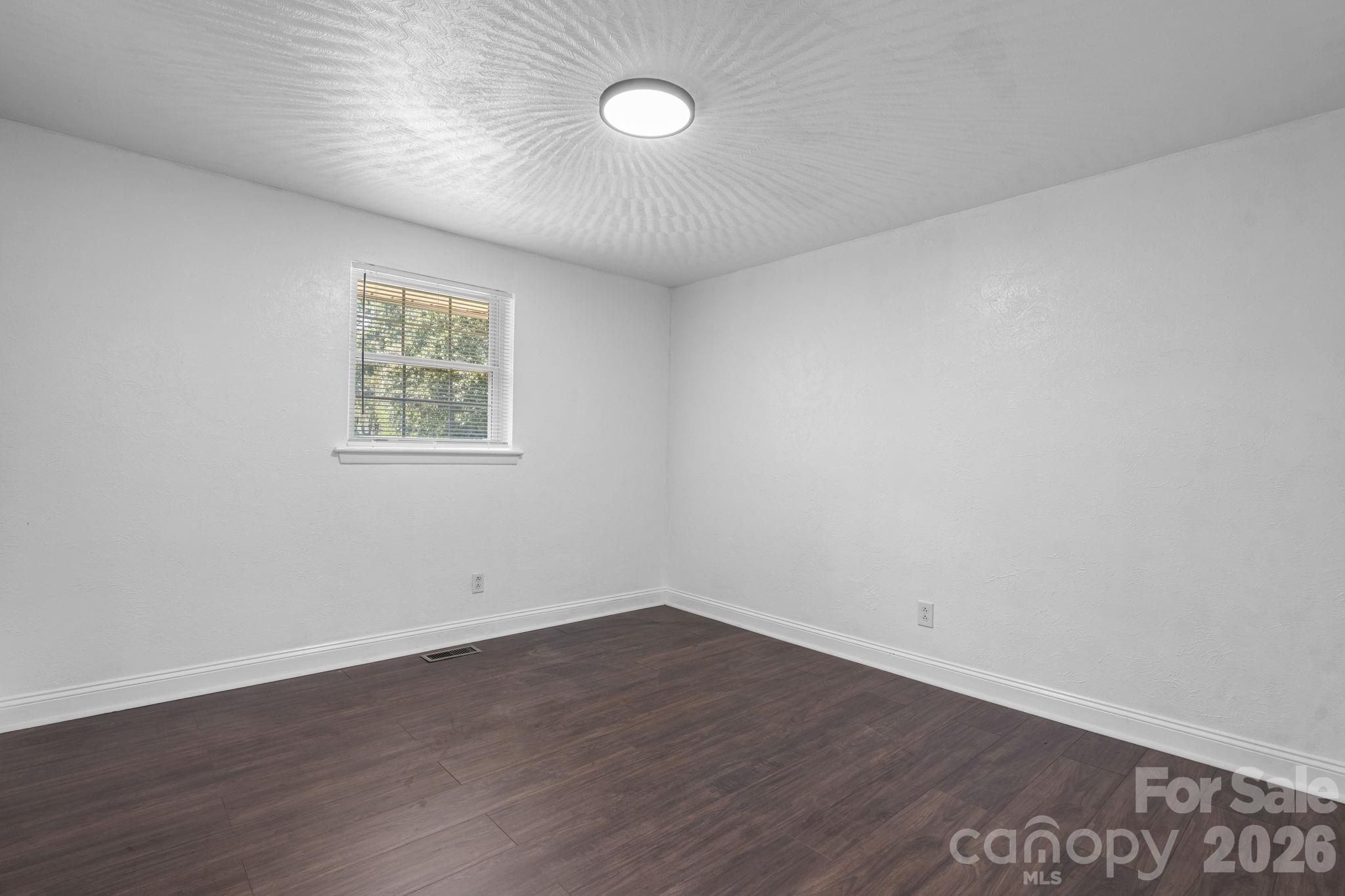 2823 39th Avenue Property Photo 12