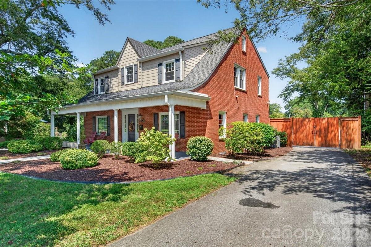638 Carolina Avenue Property Photo 2