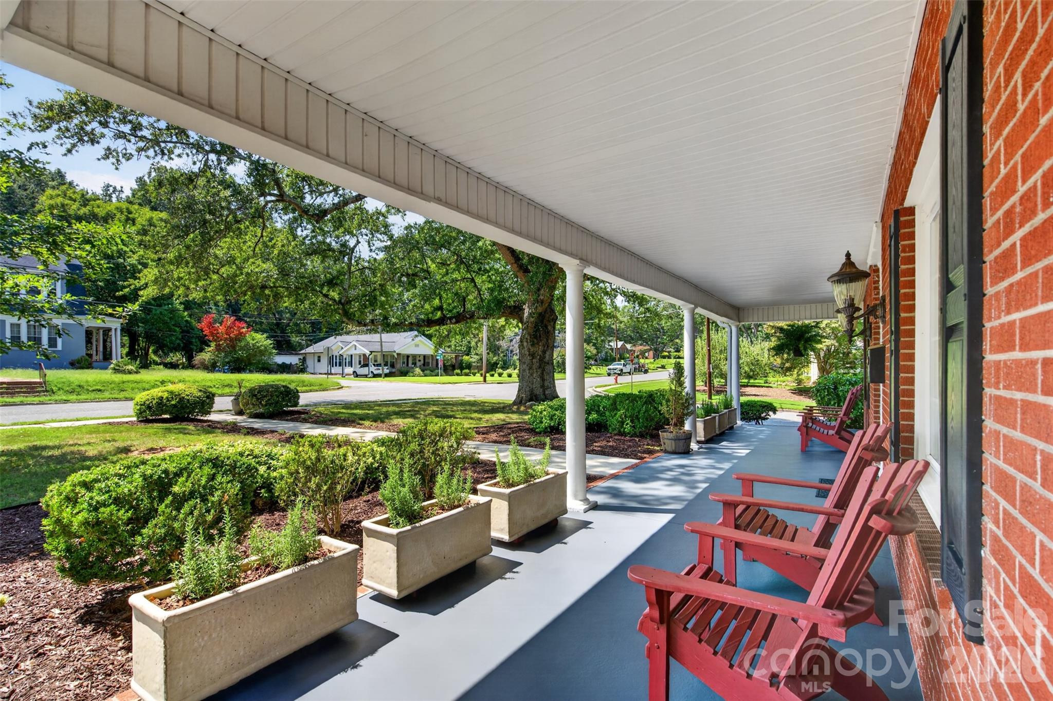 638 Carolina Avenue Property Photo 3