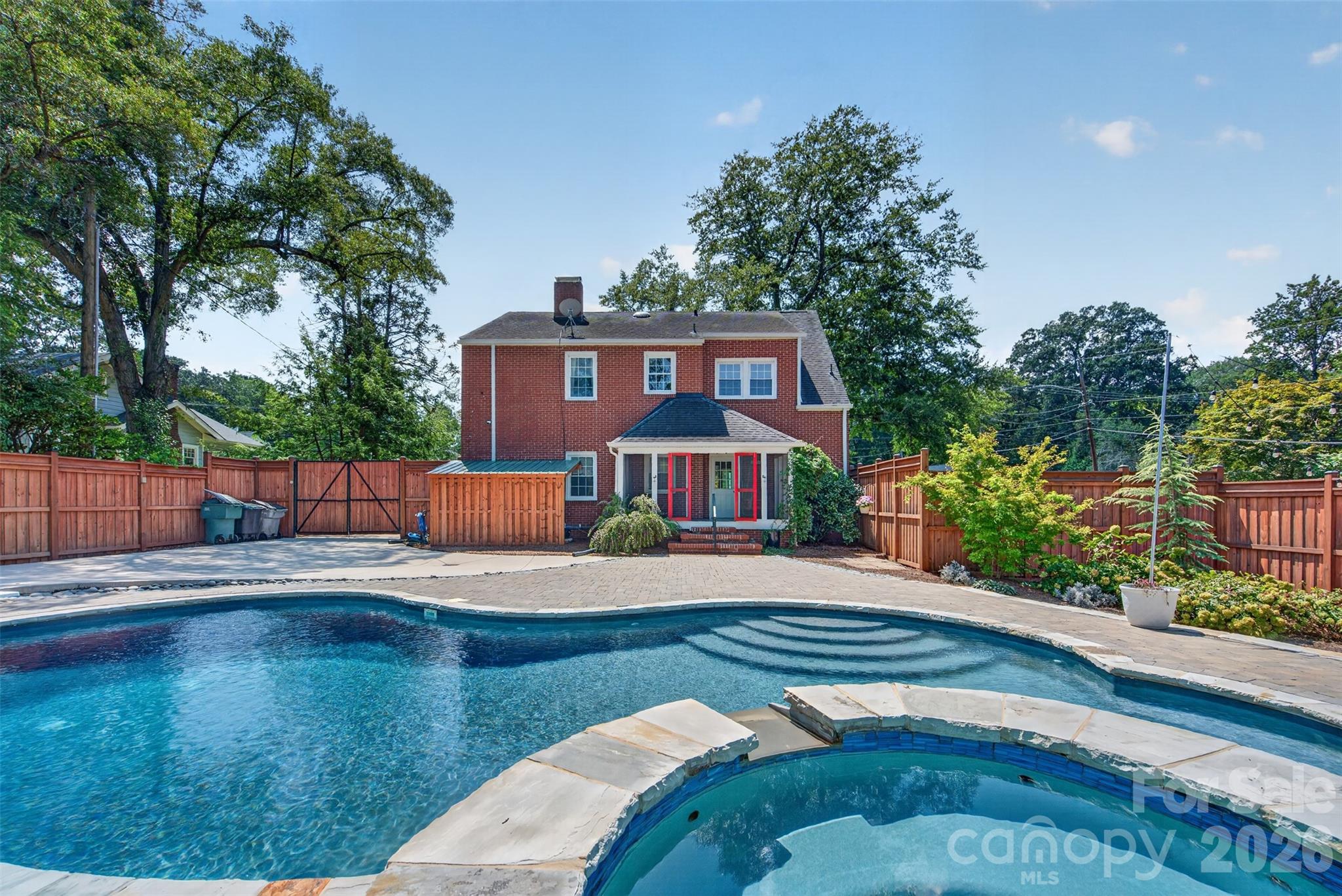 638 Carolina Avenue Property Photo 4