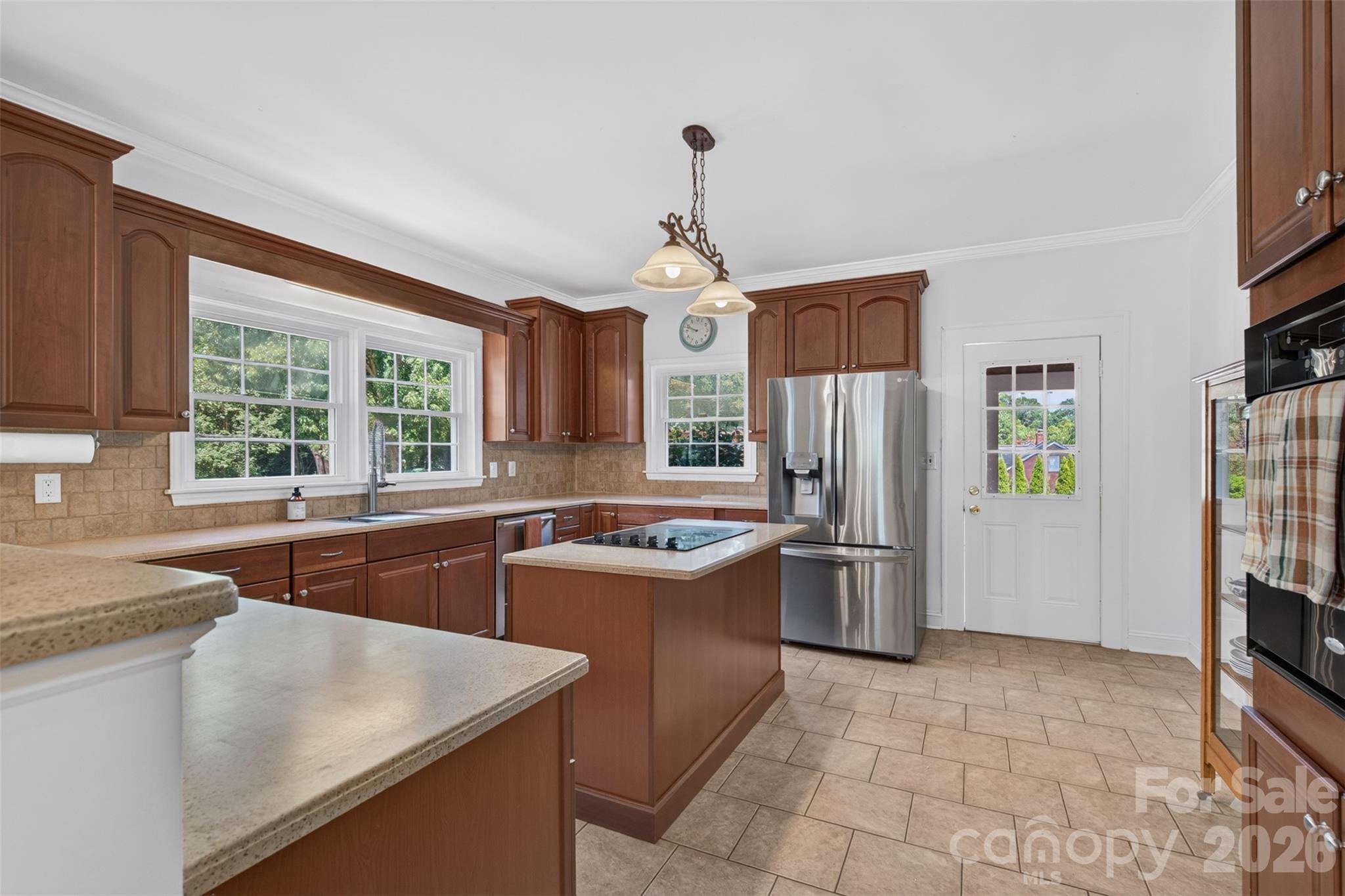 638 Carolina Avenue Property Photo 13