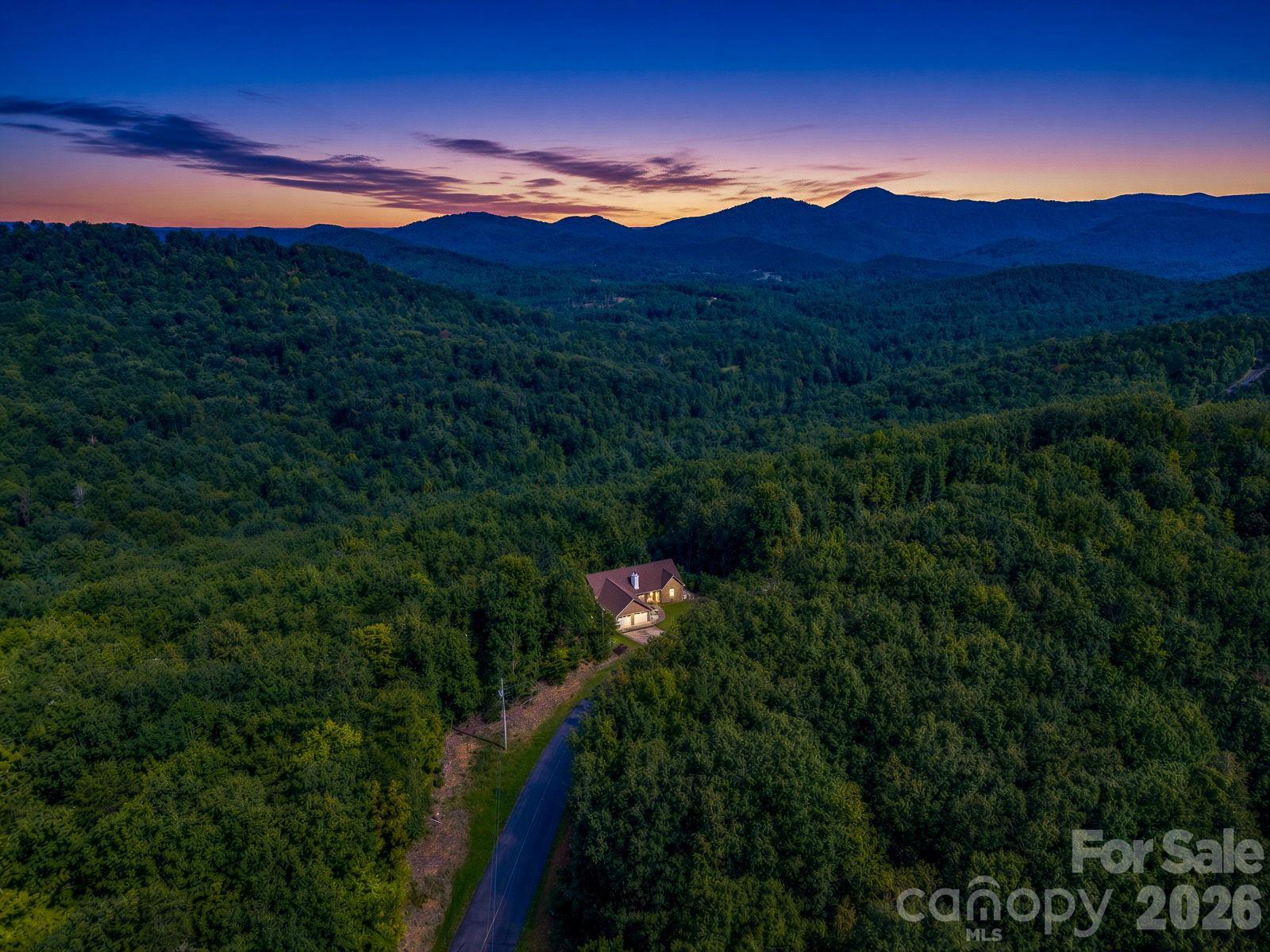 485 Mountain Lookout Drive Property Photo 1