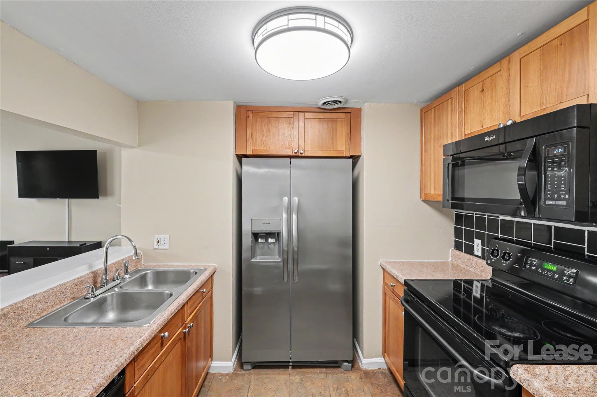 244 S Cedar Street 5 Property Photo 2