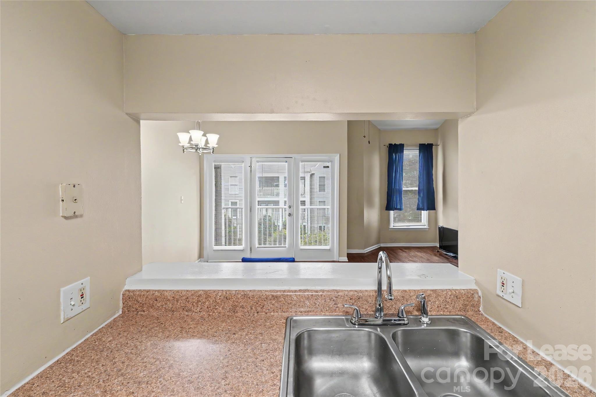 244 S Cedar Street 5 Property Photo 14