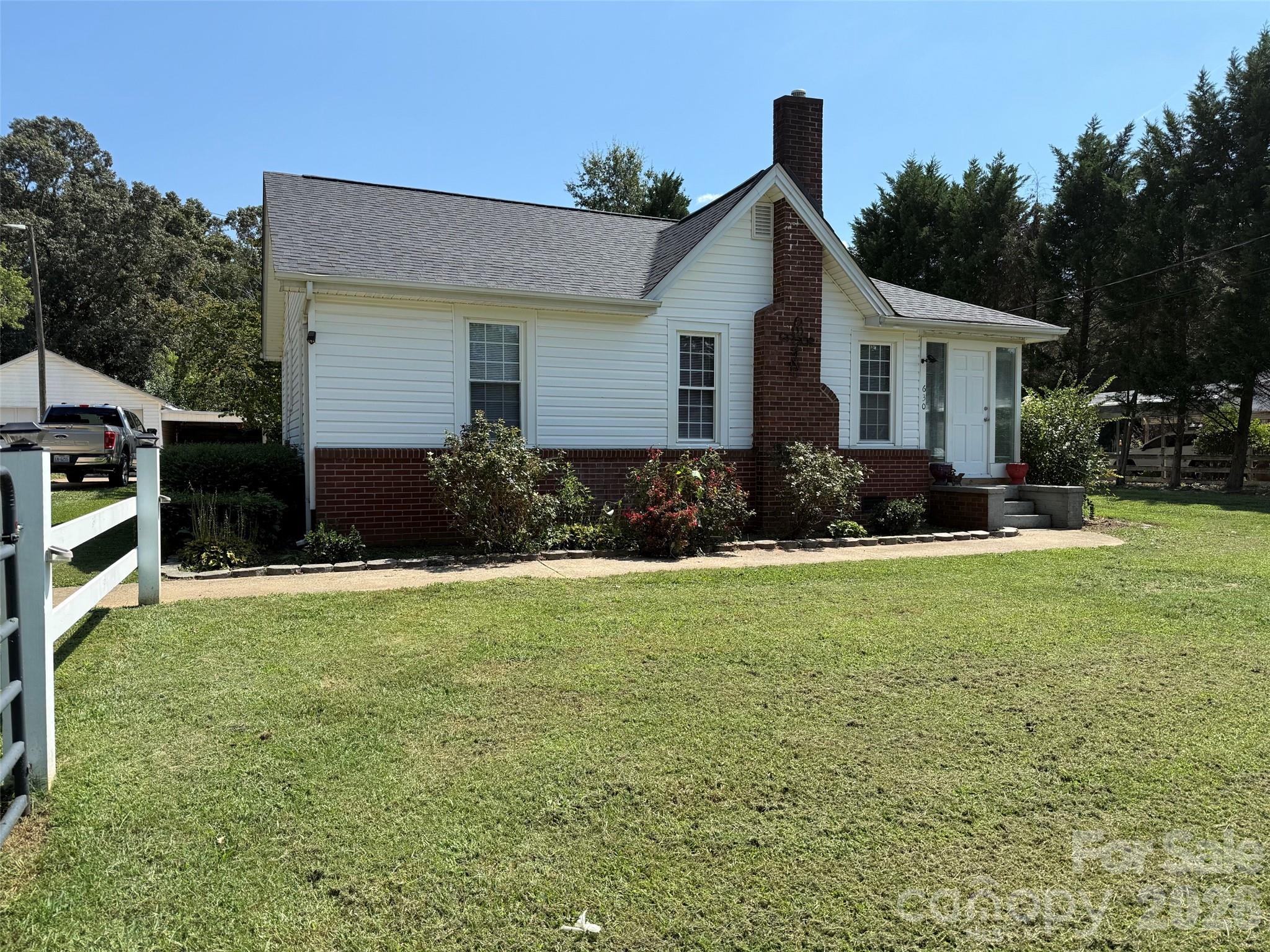 630 Boss Moore Road Property Photo 1