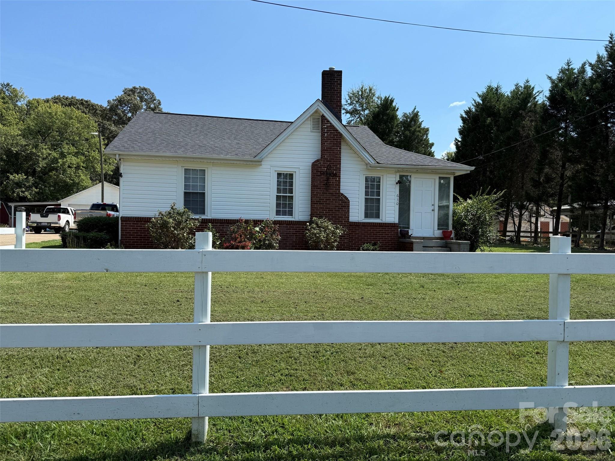 630 Boss Moore Road Property Photo 2