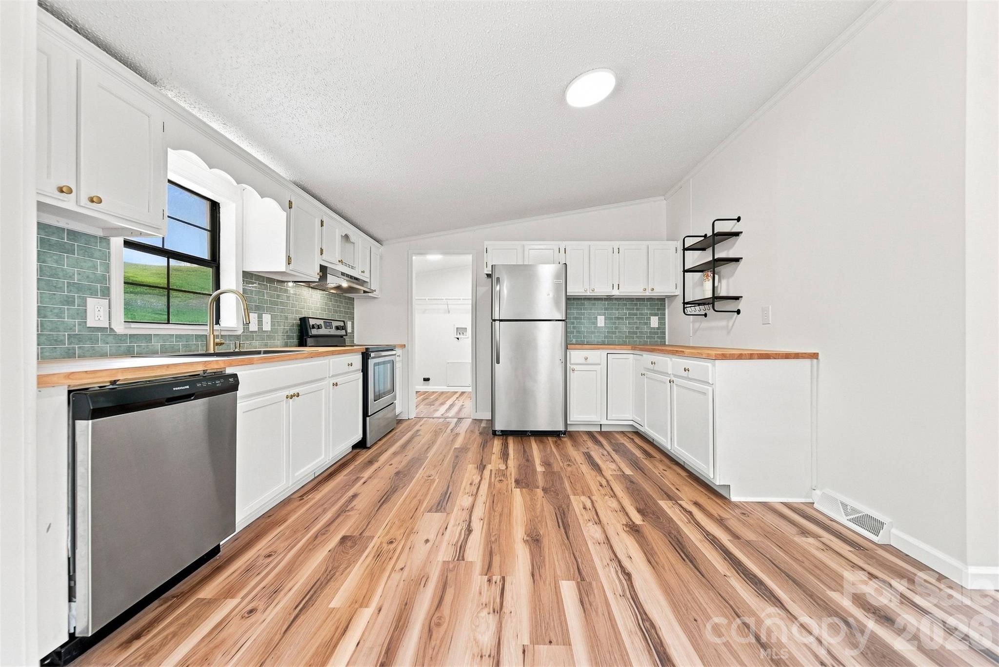 2430 Nixon Drive Property Photo 10