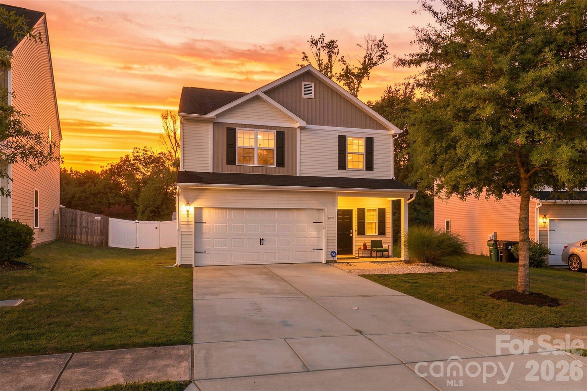 8219 Paw Valley Lane Property Photo 1