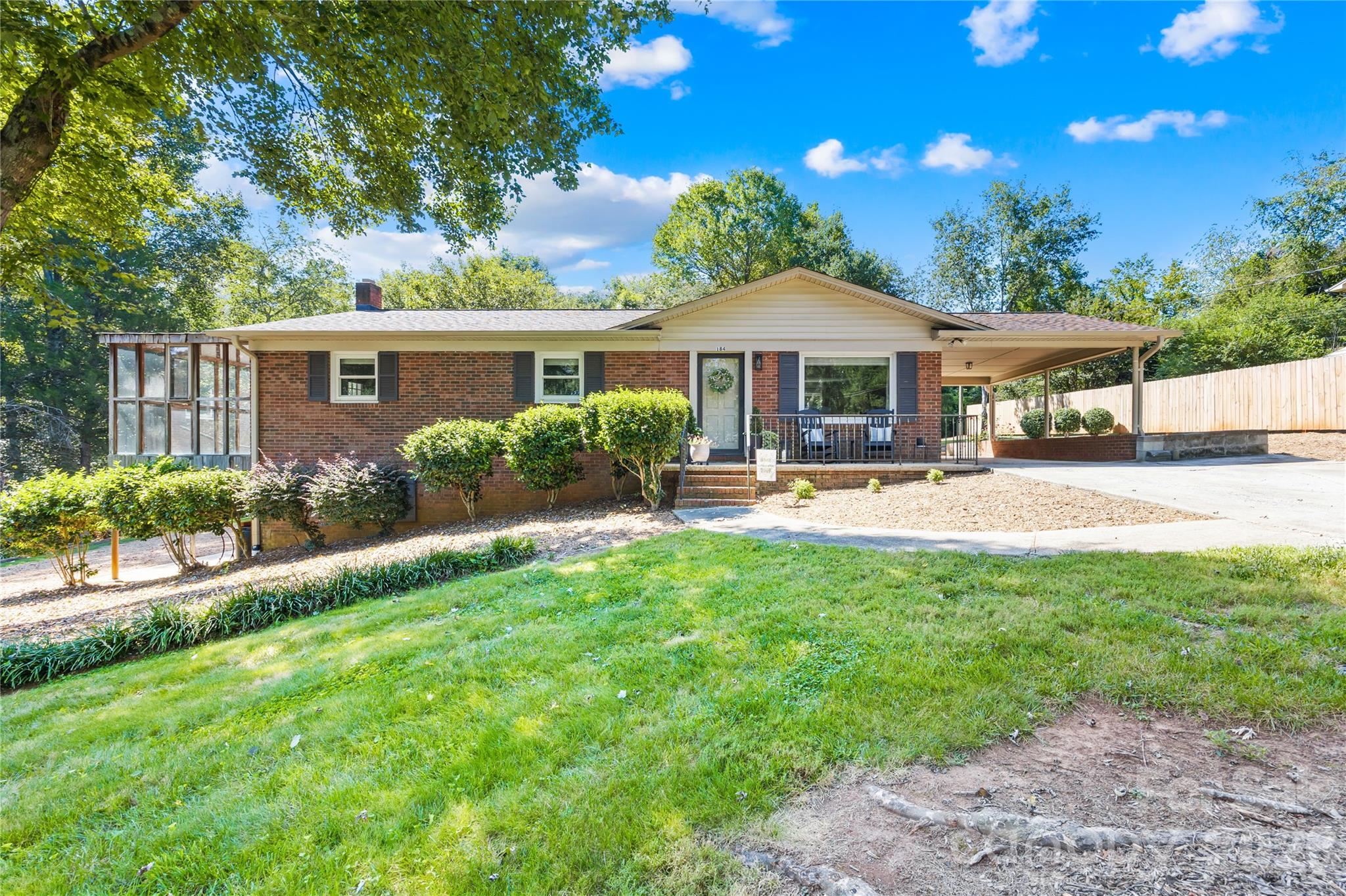 184 Hillsdale Lane Property Photo 1