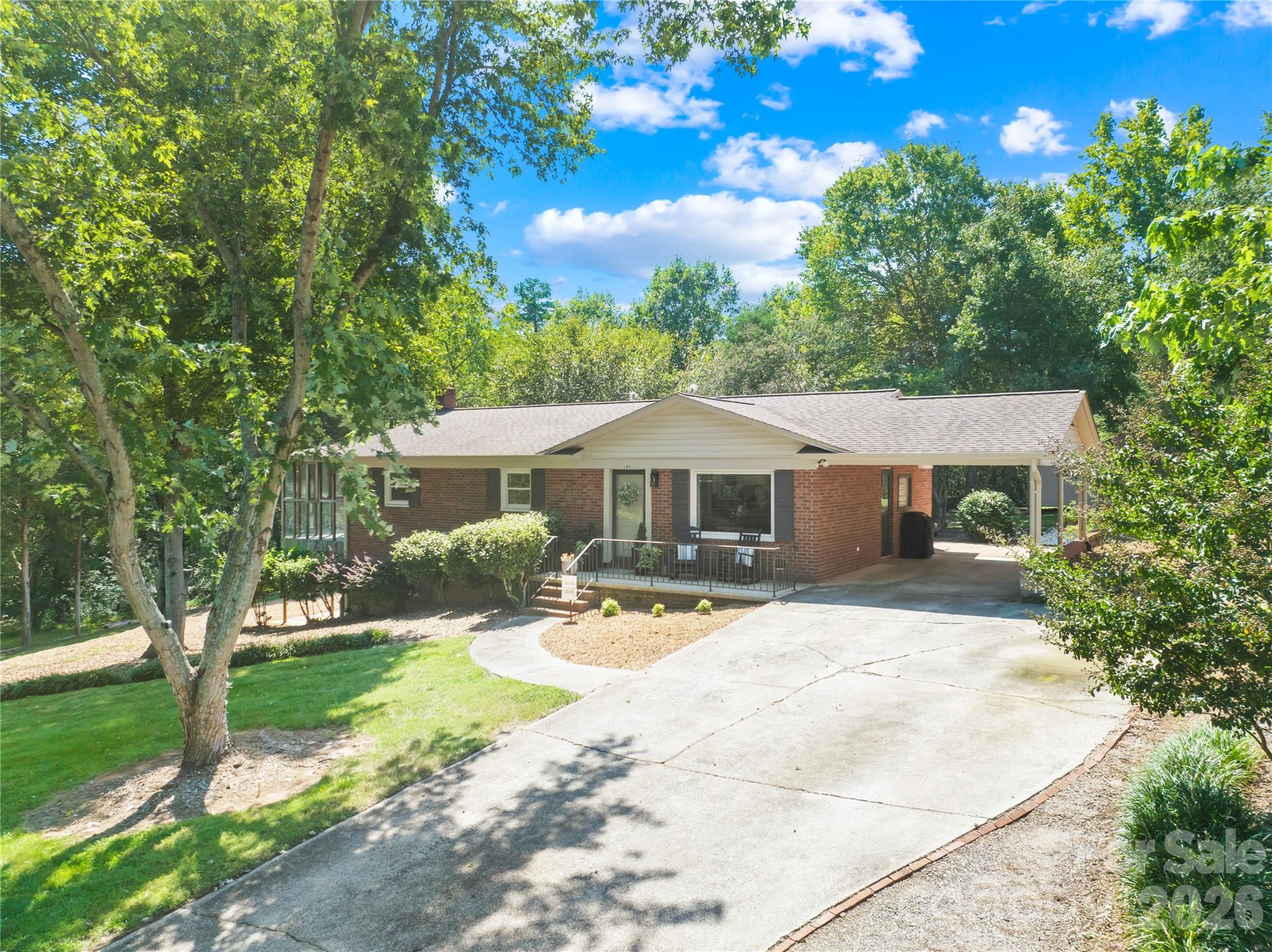 184 Hillsdale Lane Property Photo 1