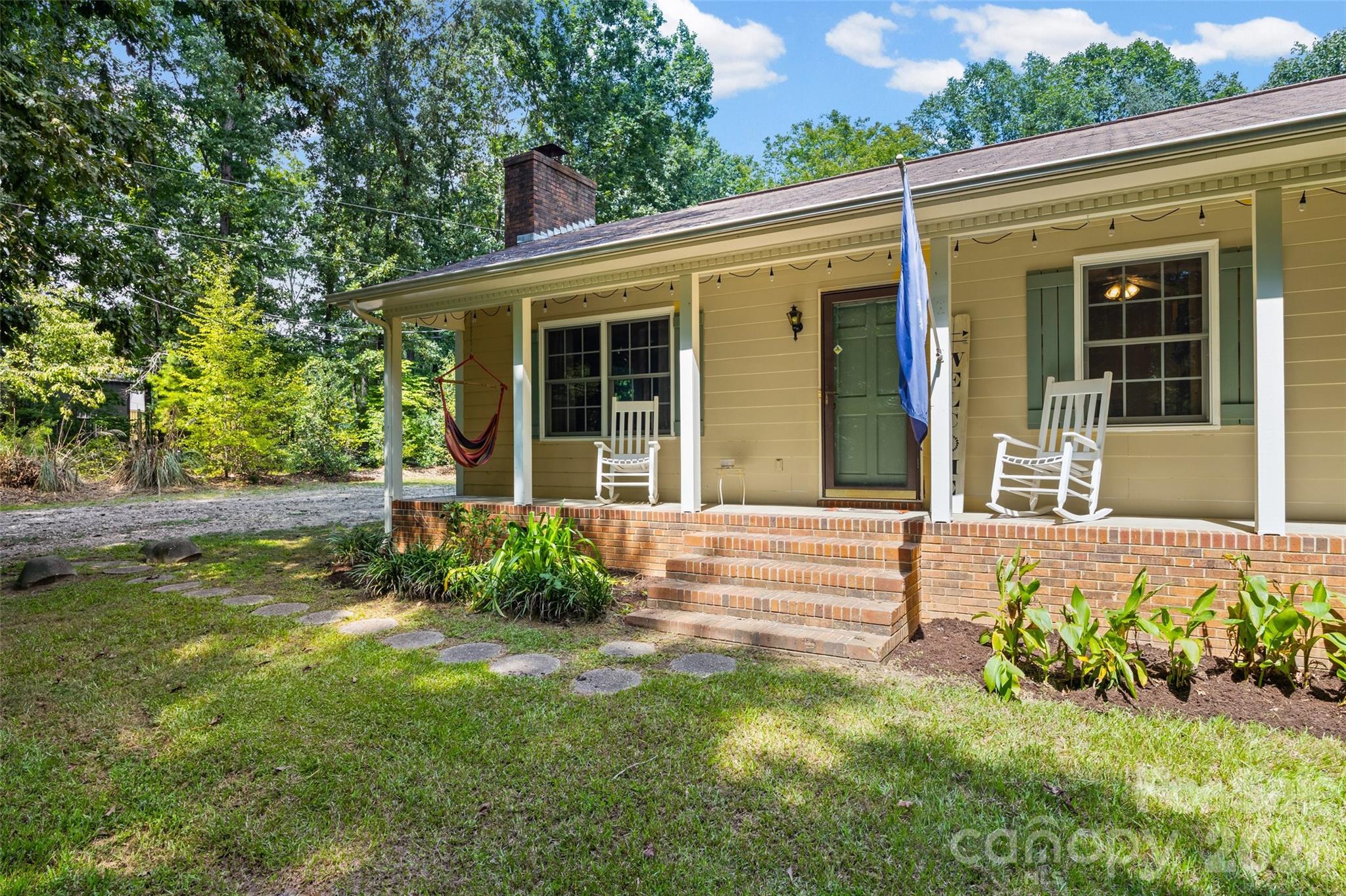 6764 Laney Road Property Photo 3