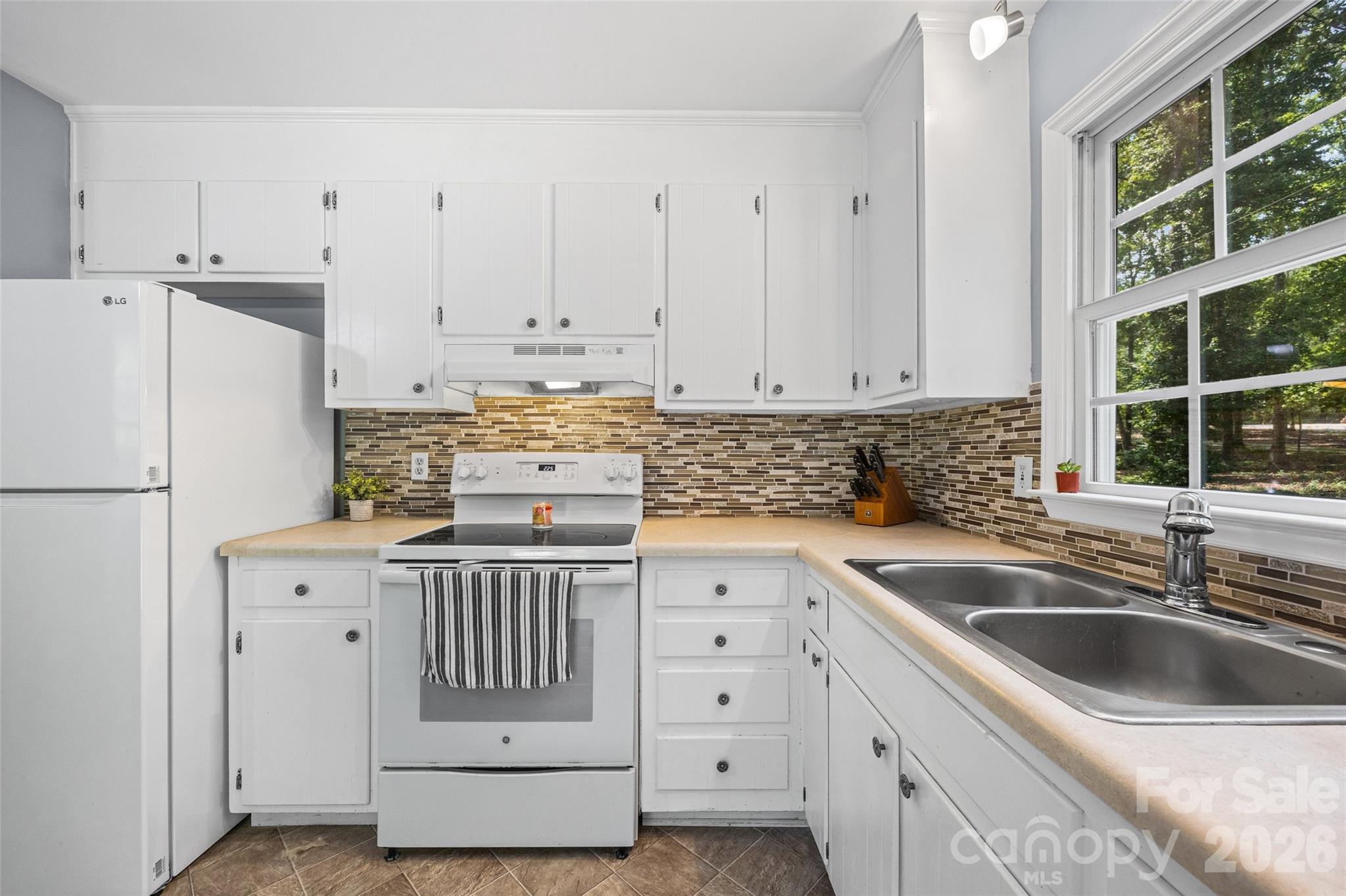 6764 Laney Road Property Photo 14