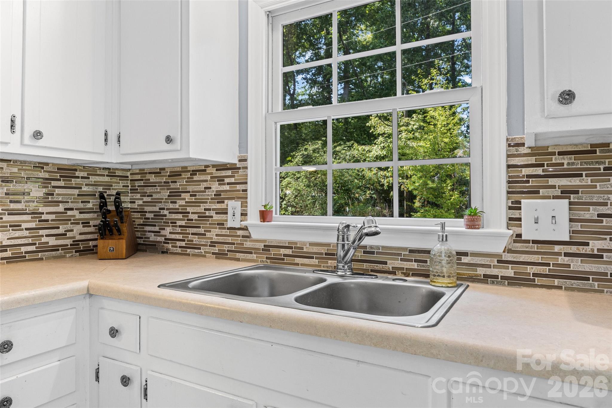 6764 Laney Road Property Photo 15