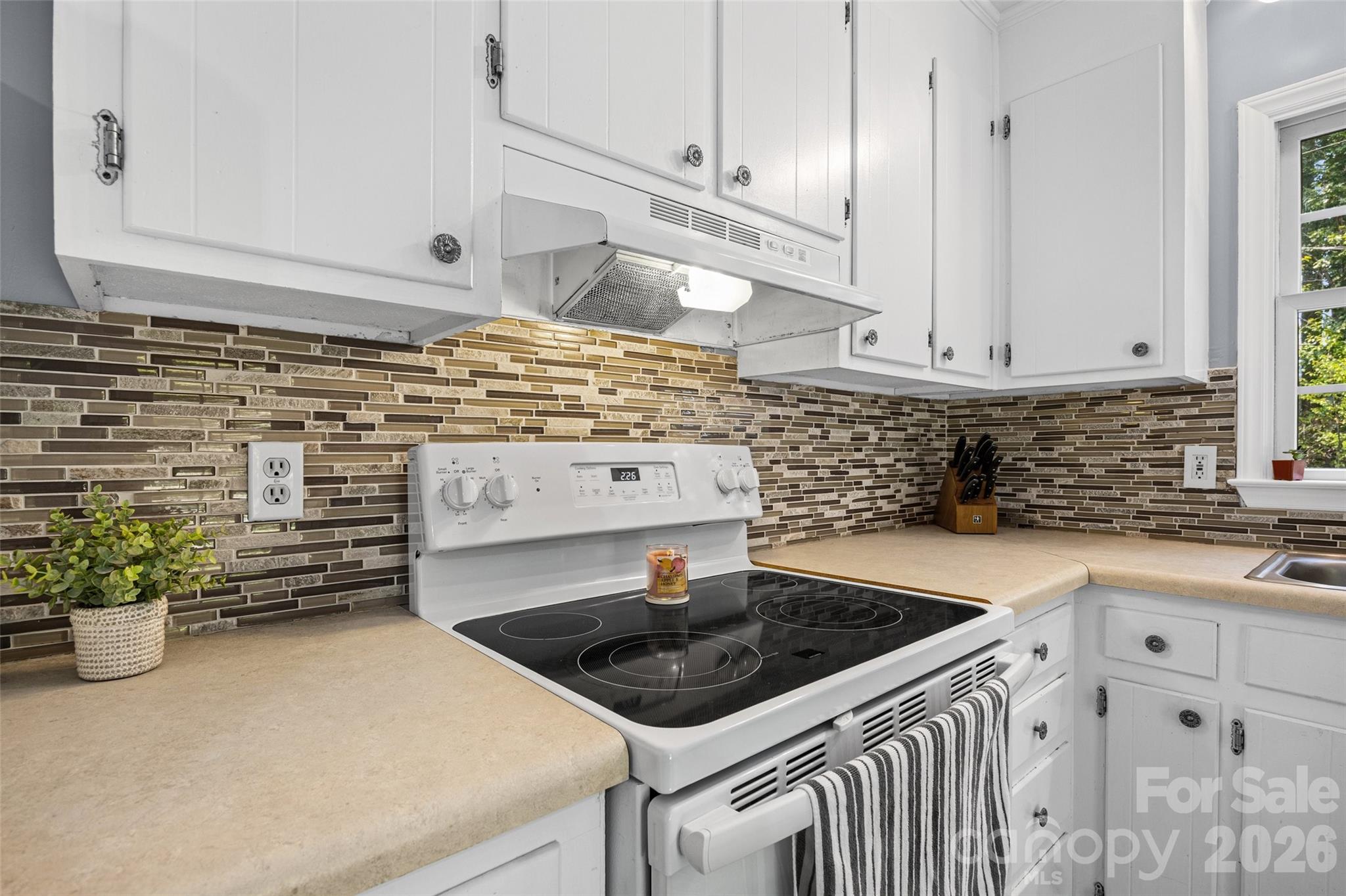 6764 Laney Road Property Photo 16