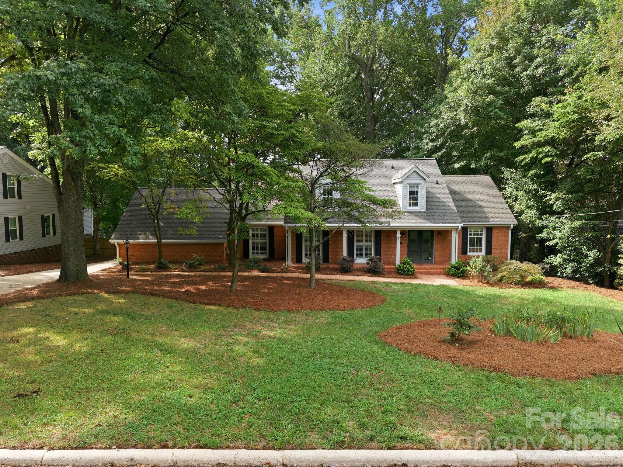 217 Sheridan Drive Property Photo 6