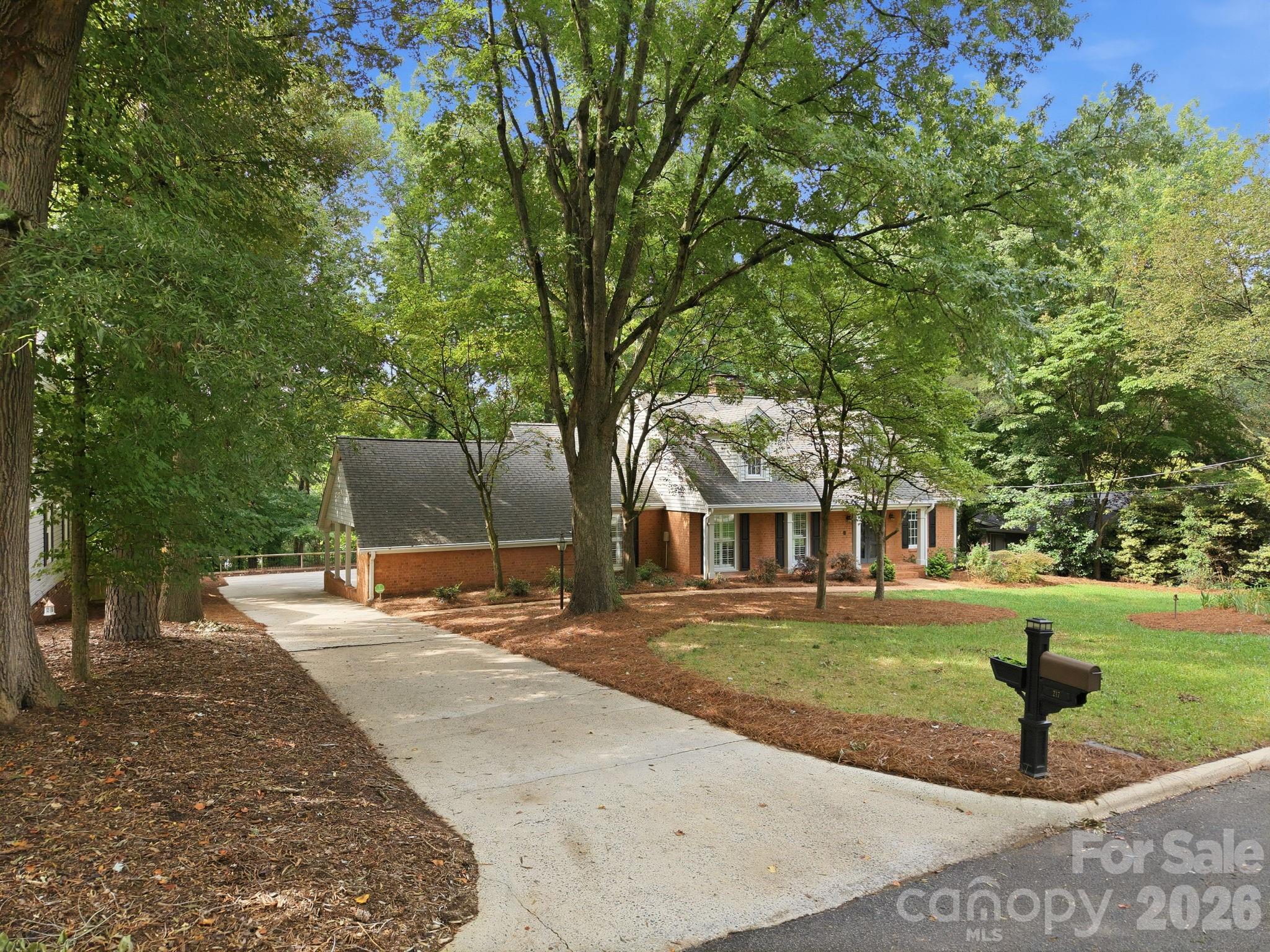 217 Sheridan Drive Property Photo 8