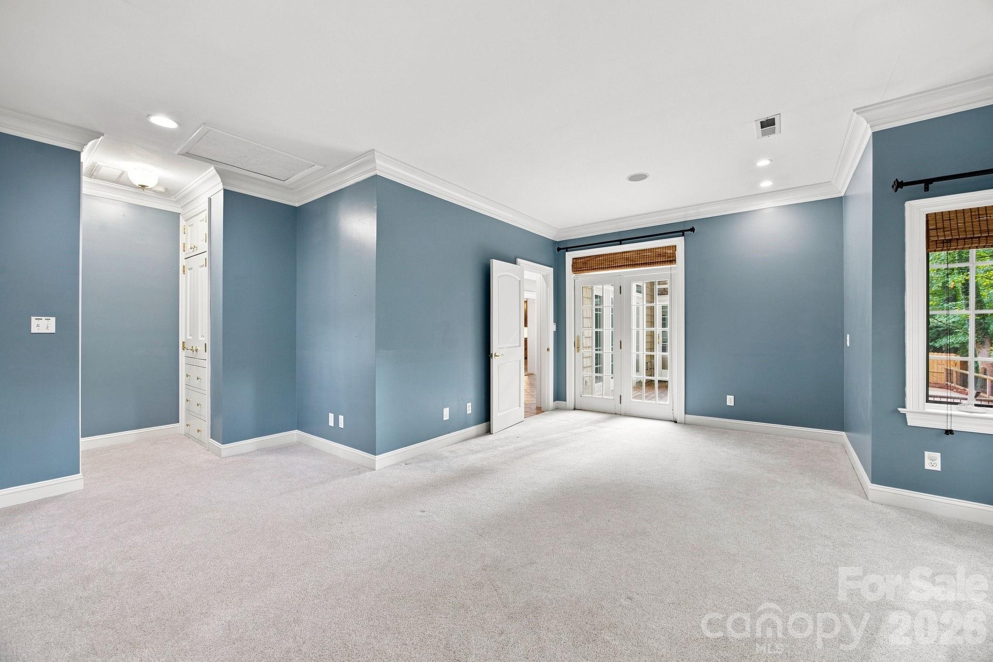 217 Sheridan Drive Property Photo 27