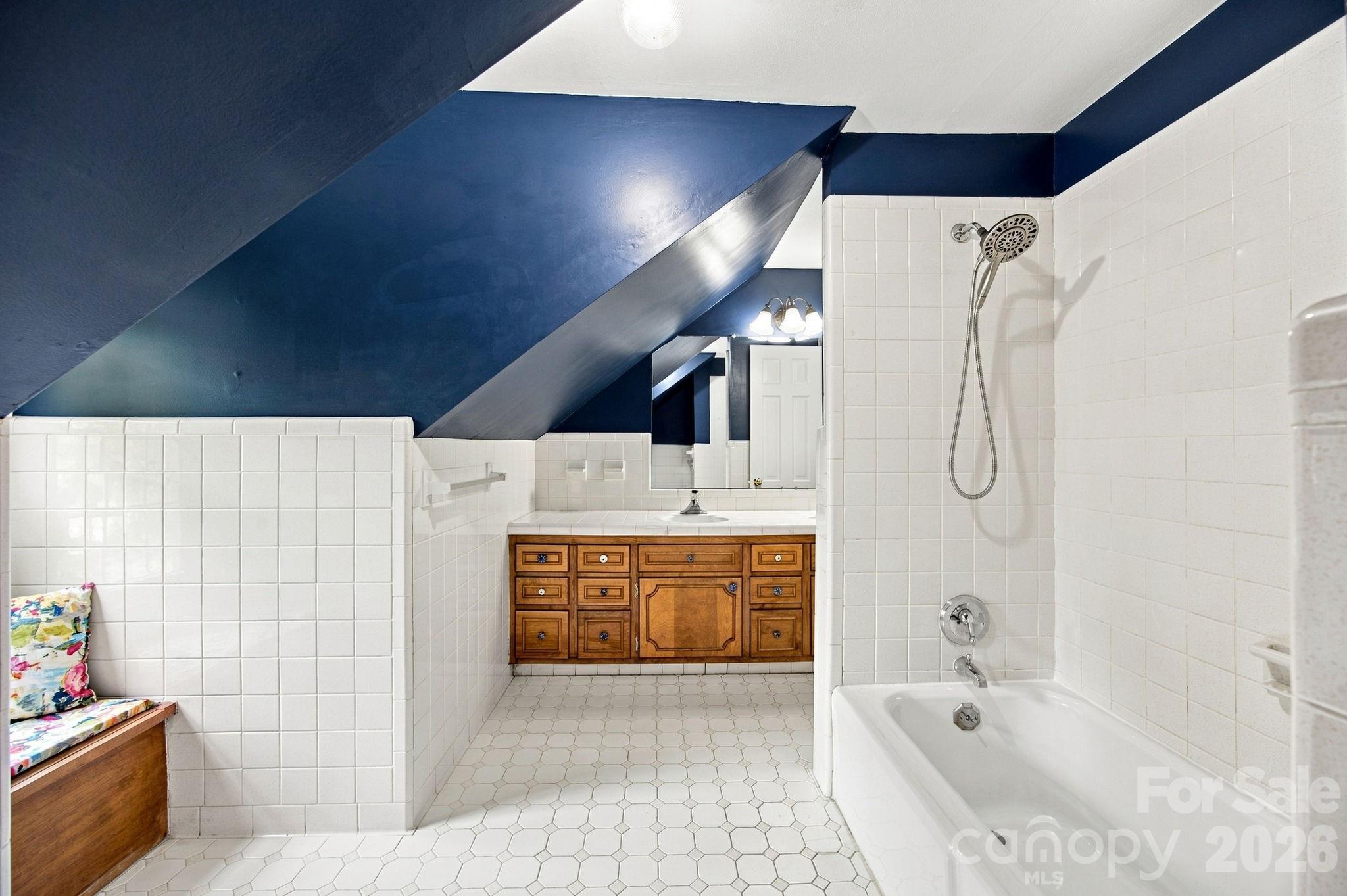217 Sheridan Drive Property Photo 33