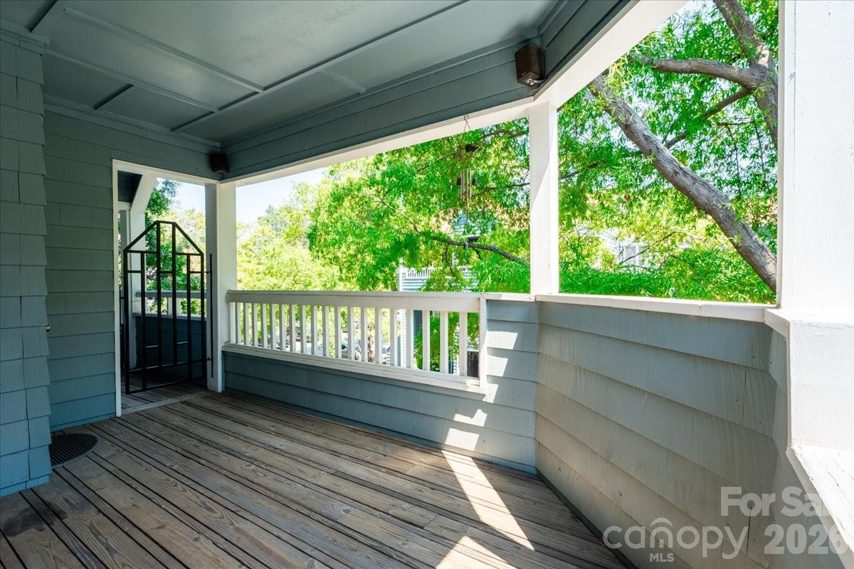 419 W 8th Street 59 Property Photo 10